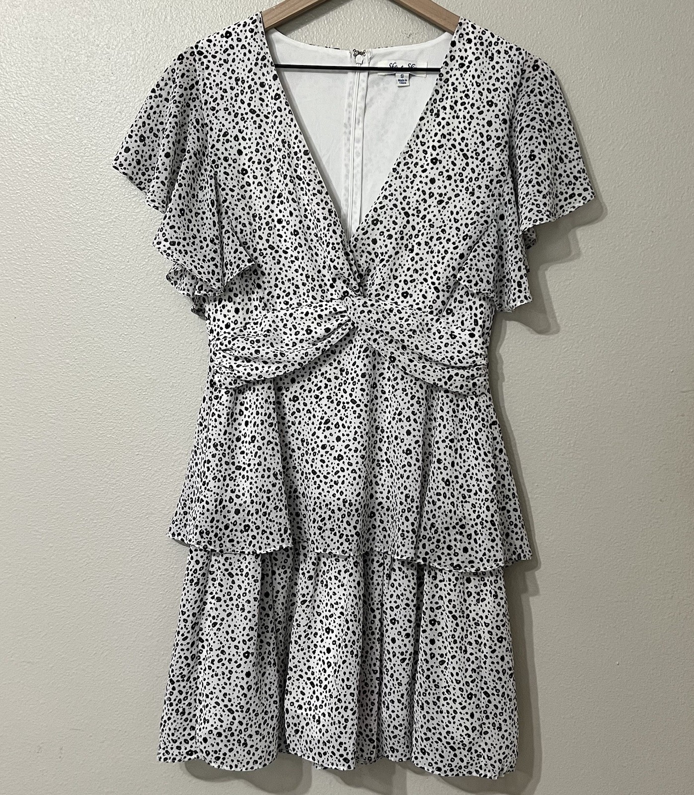 She + Sky Women’s Tiered Dress Size Small V-Neck Black/White Leopard Pattern