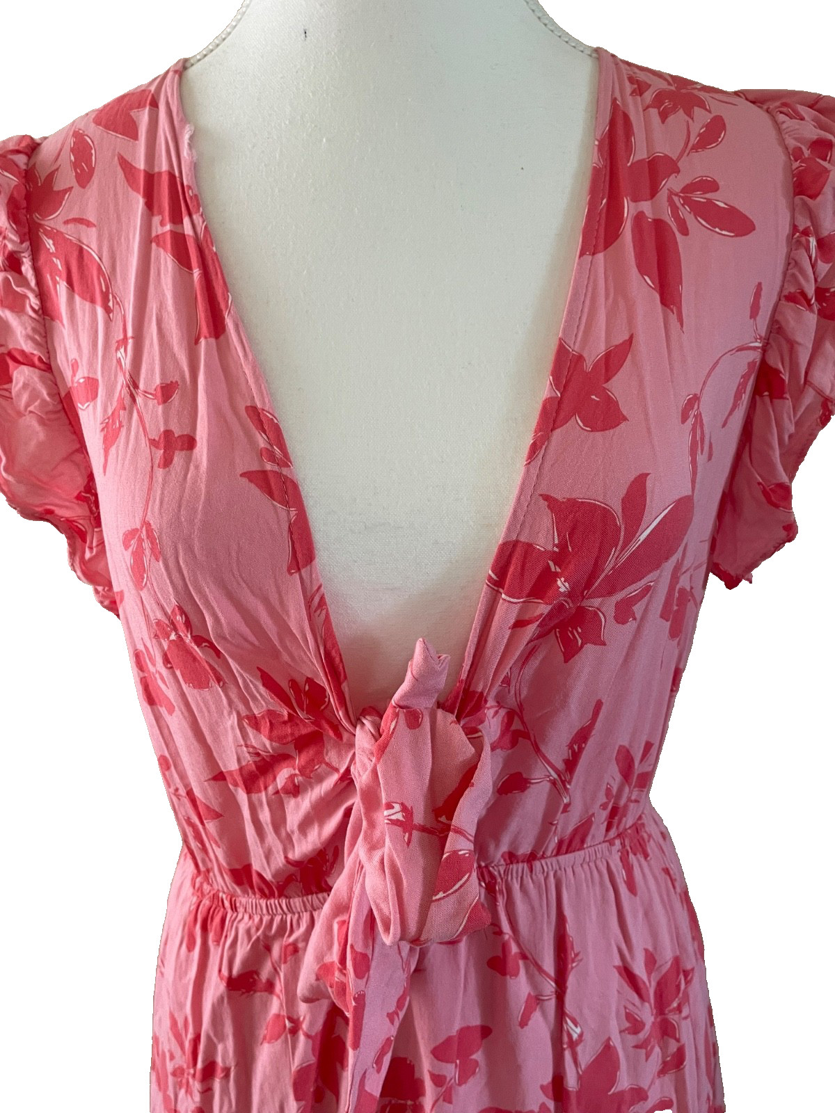 ALL ABOUT MAY Dress Size 6 Ruffle Pink Red Mini Tie V Neck Casual Party Travel