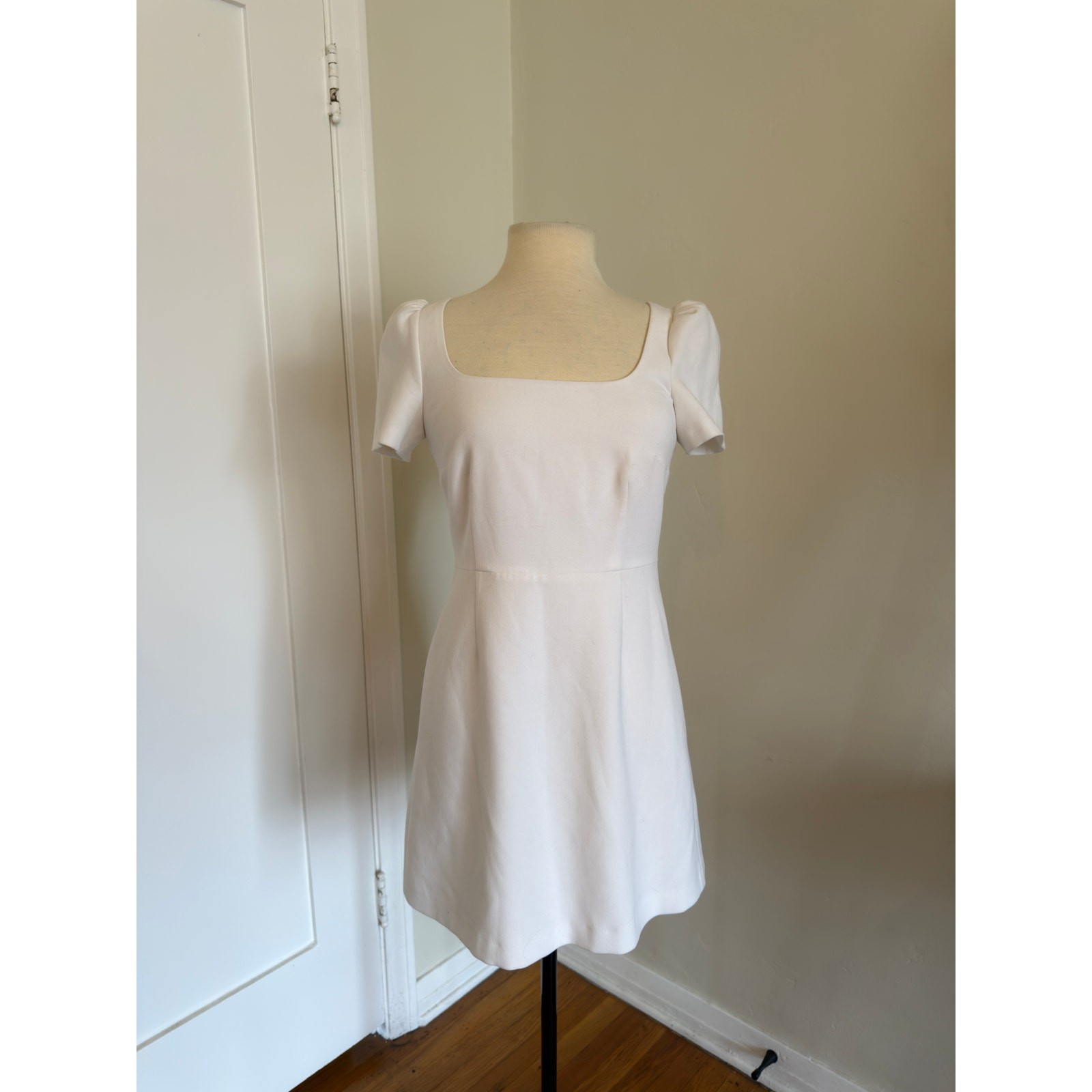 FRENCH CONNECTION WHITE SQUARE NECK PUFF SLEEVE MINI DRESS
