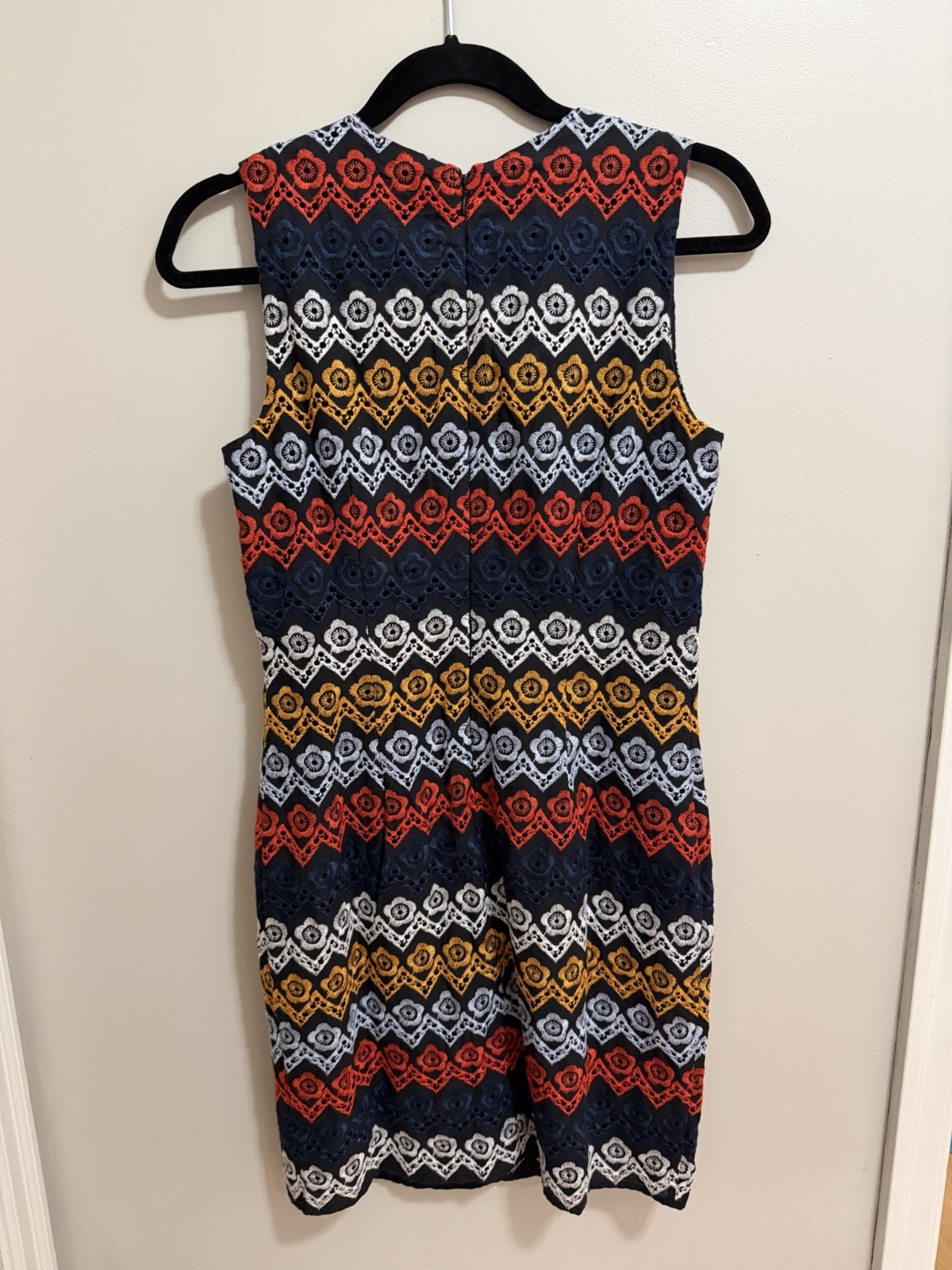 Johnston & Murphy Multicolor Embroidered Lace Sheath Dress V-Neck Sleeveless