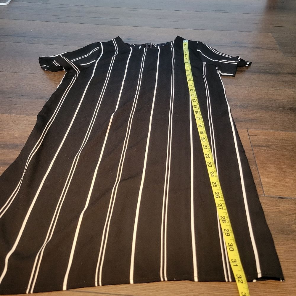 Forever 21 Black & White Striped T-shirt Dress Womens Size Small Sheath