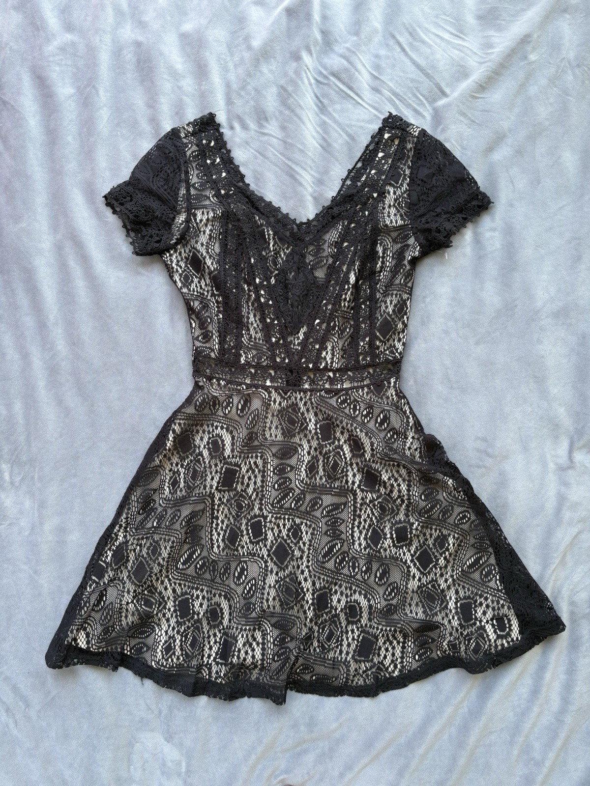 New American Rag Women’s Sz XS Black Lace Overlay Short Sleeve Fit Flare Dress