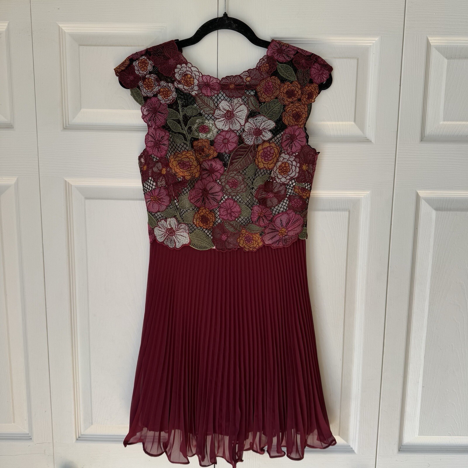 Karen Millen Floral Embroidered Lace Burgundy Pleated Mini Dress 4