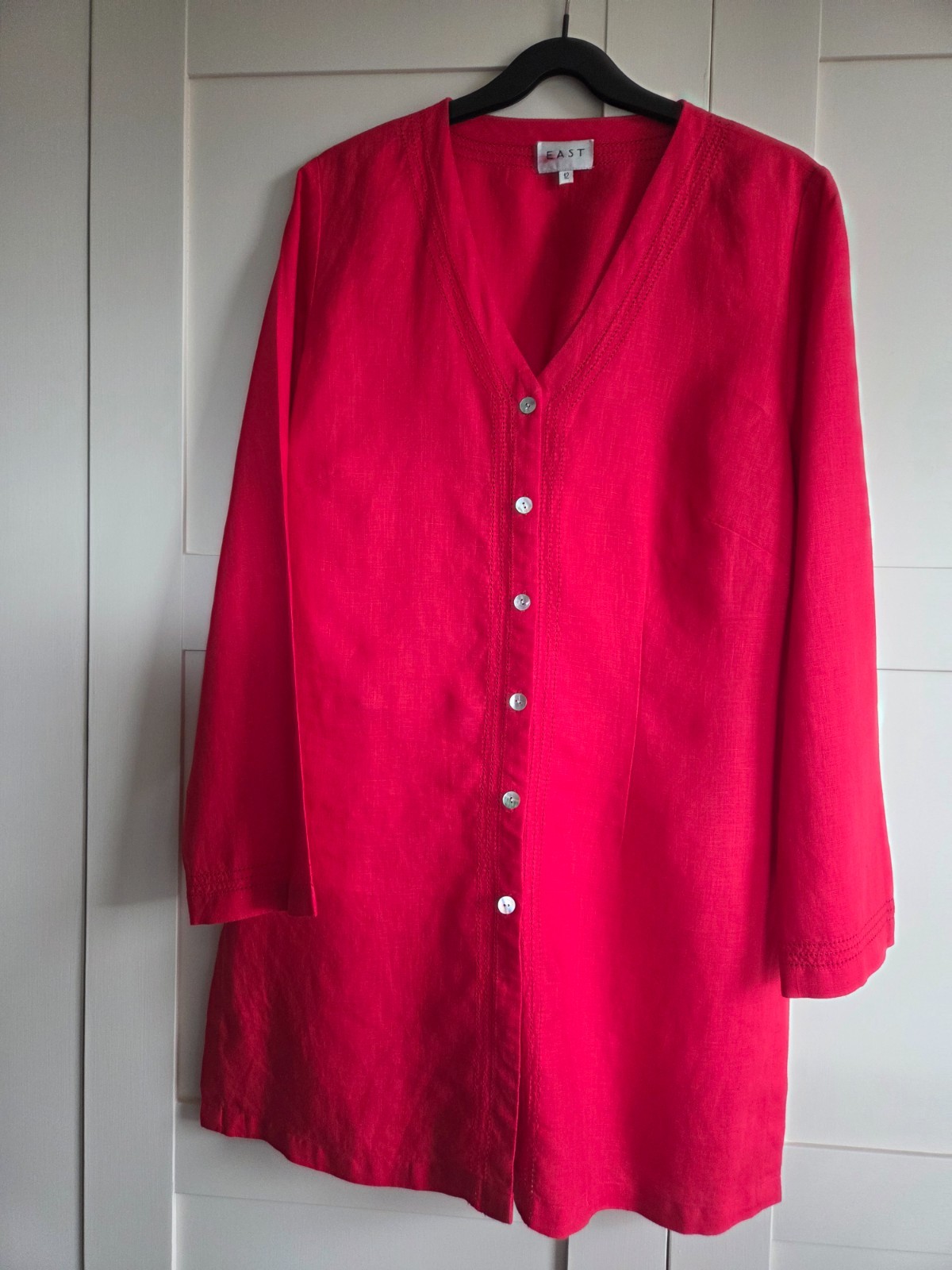 East red linen button front v neck mid length tunic/top size 12 worn once