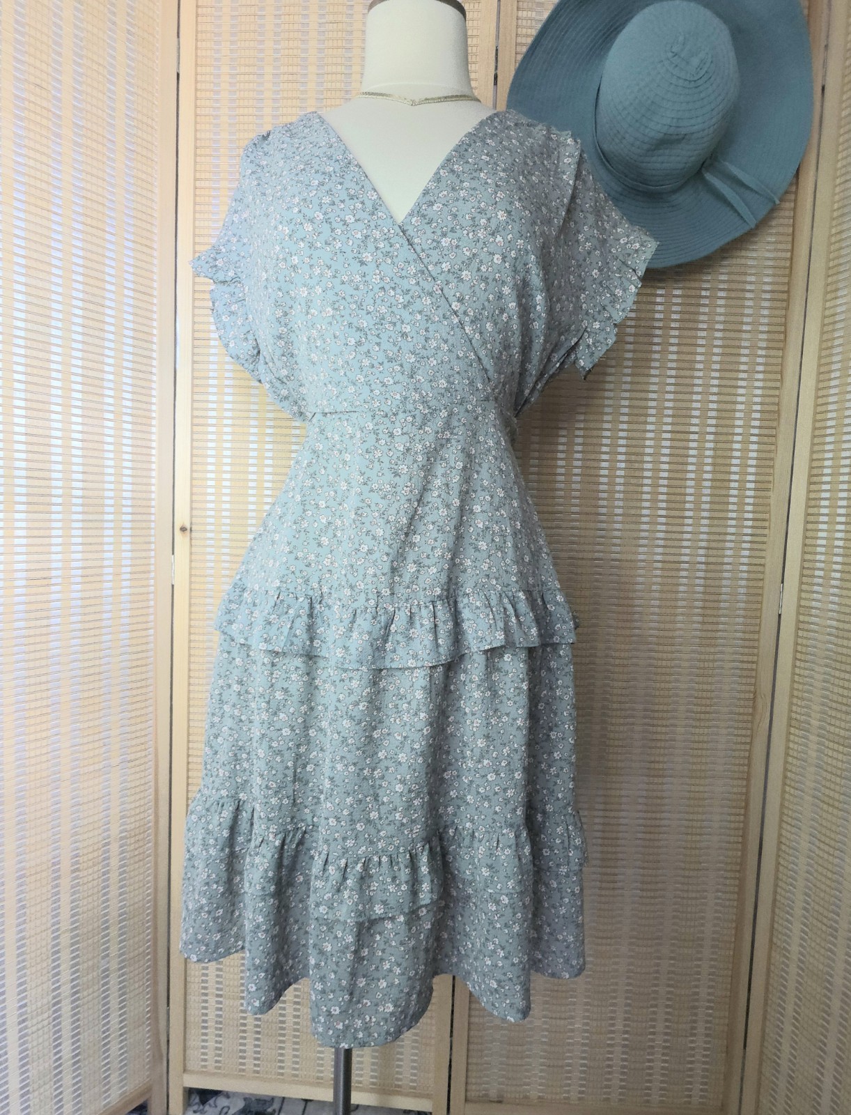 Romantic Blue Ruffled Fluttersleeve Floral Dress NWOT, Monteau Los Angeles