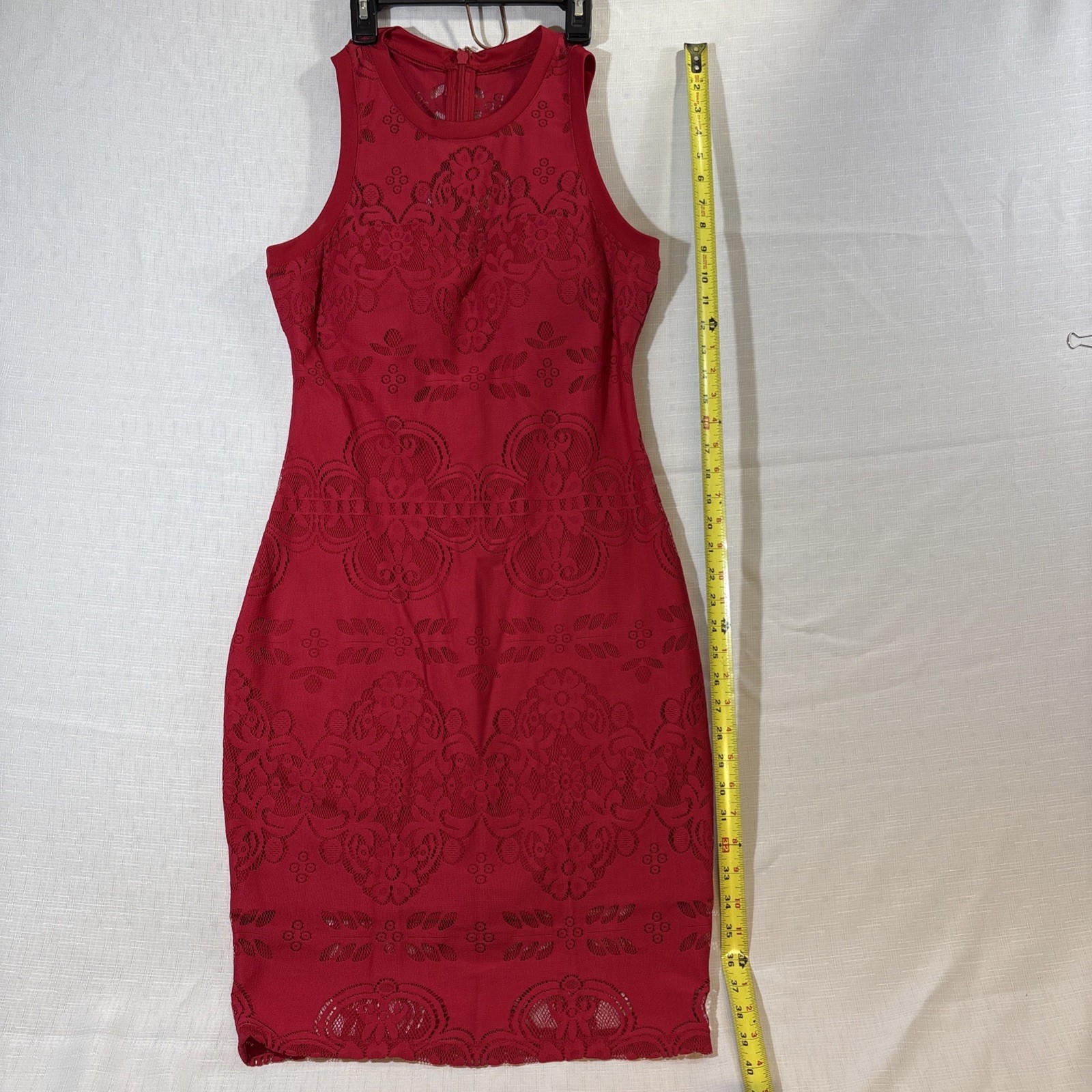 Guess LA size 8 lacey fitted & Lined red mini dress Stunning
