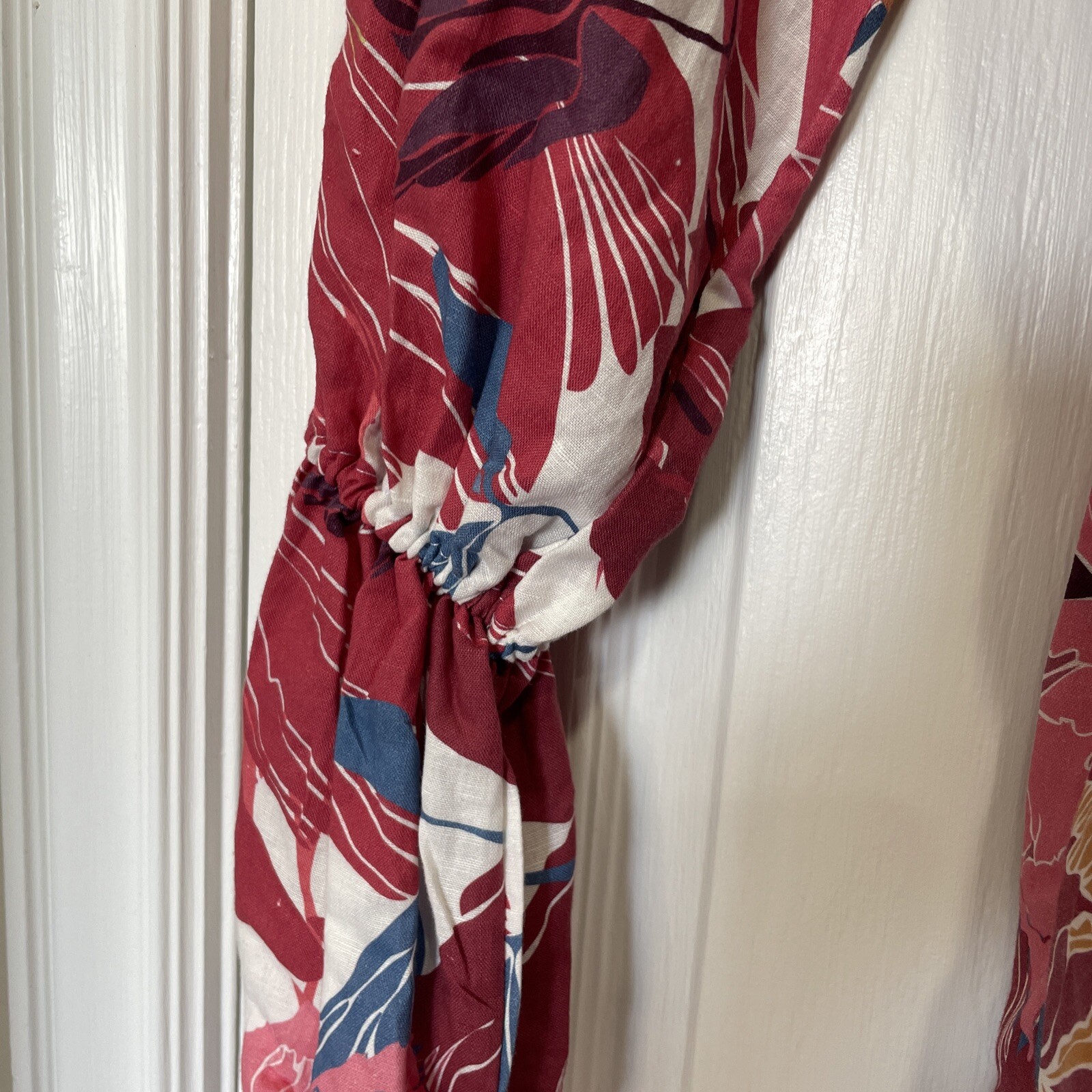 NWT Isla & White Simone Jump Suit Jumper in Fleurs Roses Size Large