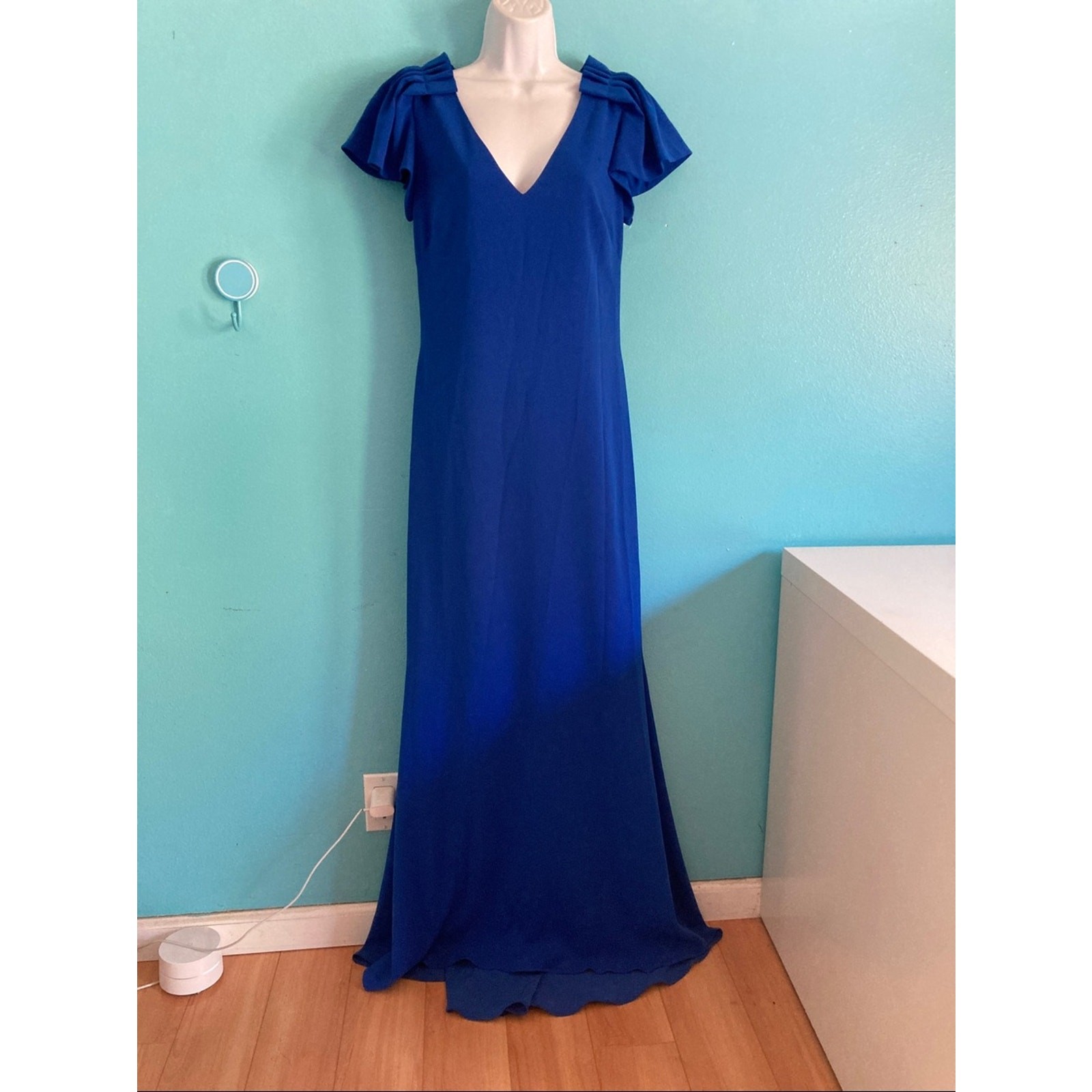 Badgley Mischka Size 8 Royal Blue Crepe Evening Gown Ruffle Sleeve