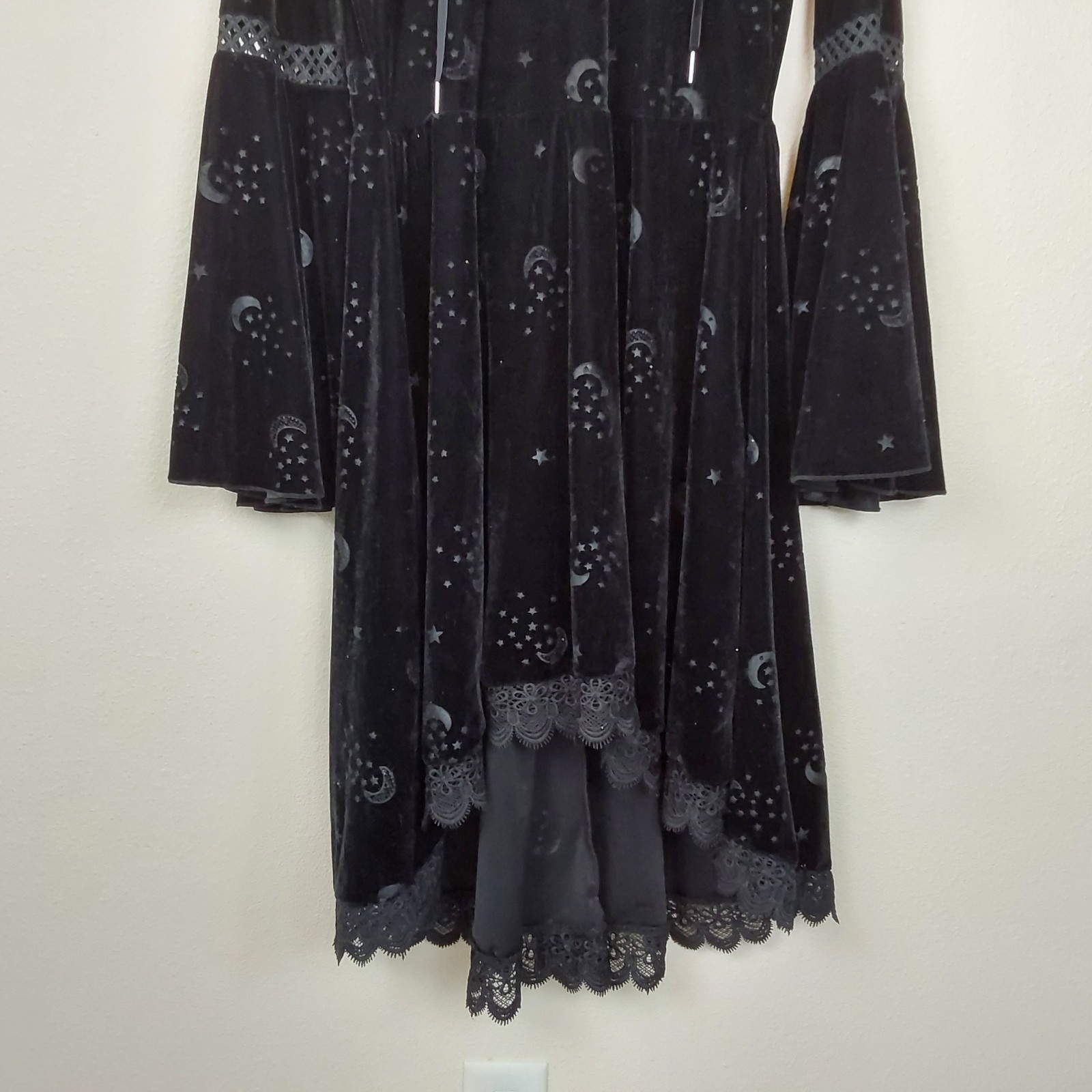 Spirit Halloween Black Velvet Celestial Witch Dress Hooded Whimsigoth Costume M