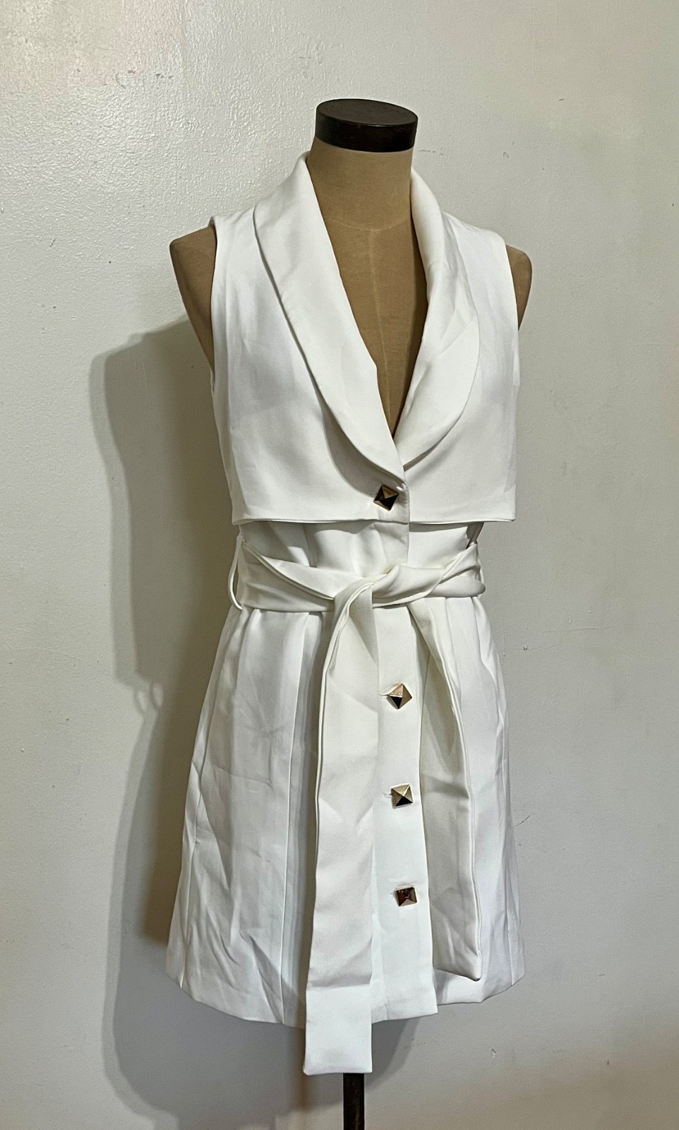 White Sleeveless Blazer Mini Dress with Belt and Gold Buttons – Size Small