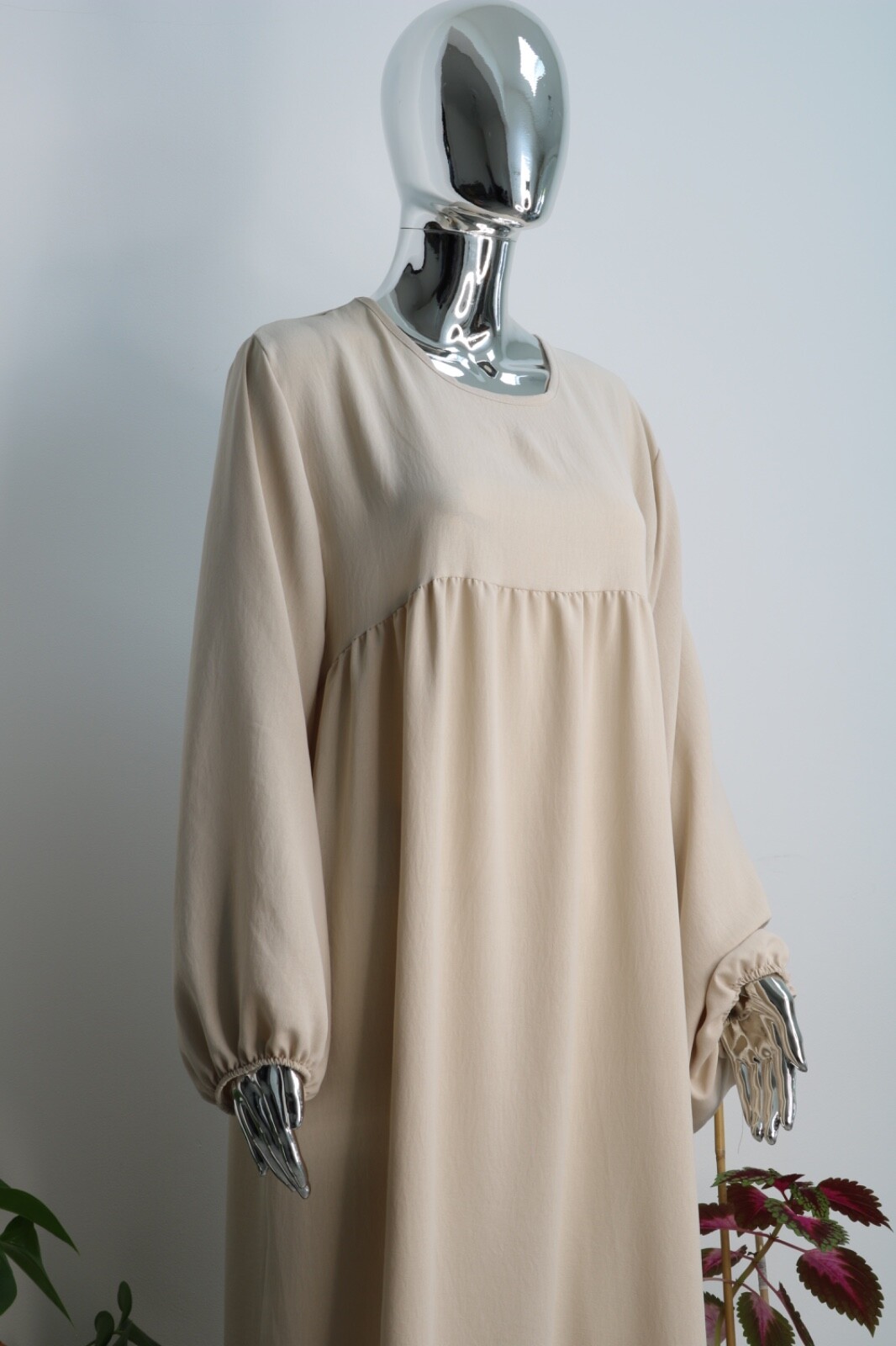 Modest Balloon Sleeve Abaya ,Classic Style and Crew Neck for All Seasons