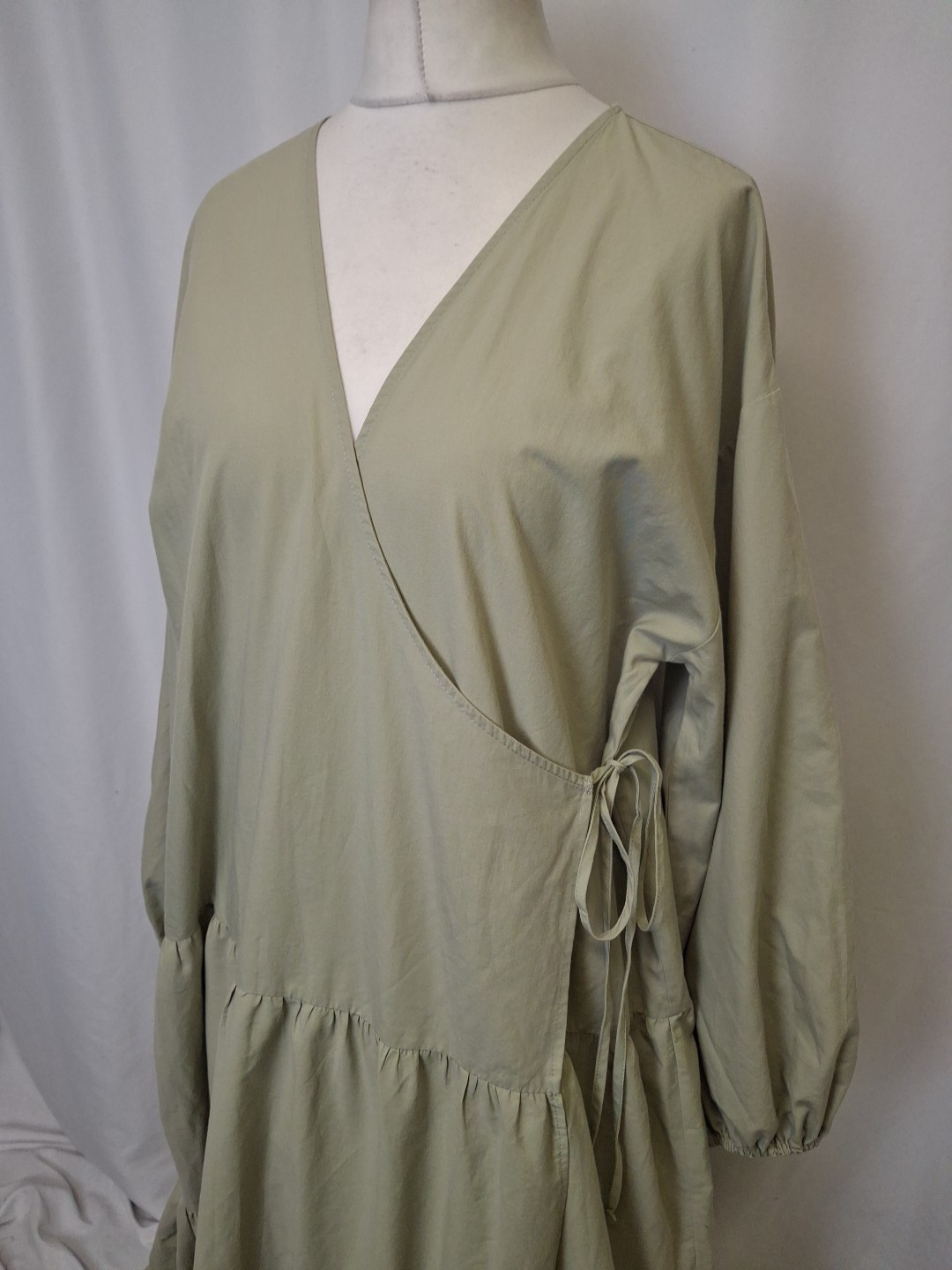 ASOS Long Sleeved Maxi Wrap Dress Tiered Light Sage Green Women’s UK20 C5529