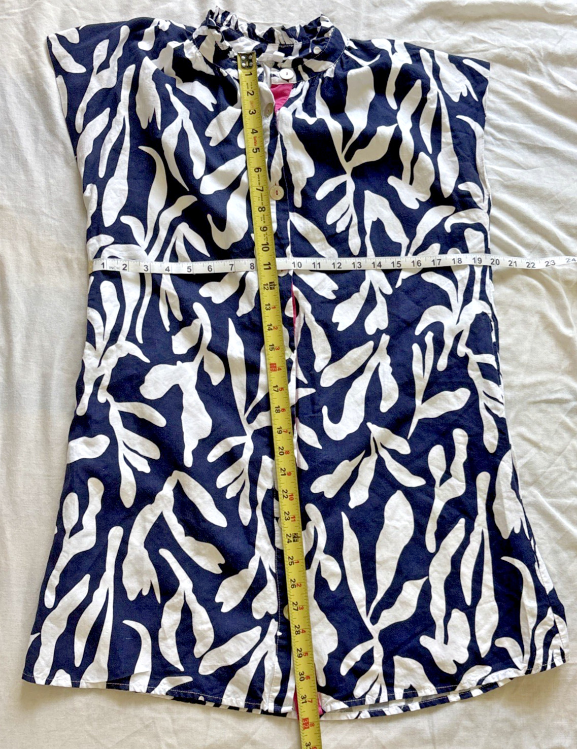 THML Shift Dress Medium Navy White Abstract Leaf Ruffle Button Pockets MockNeck