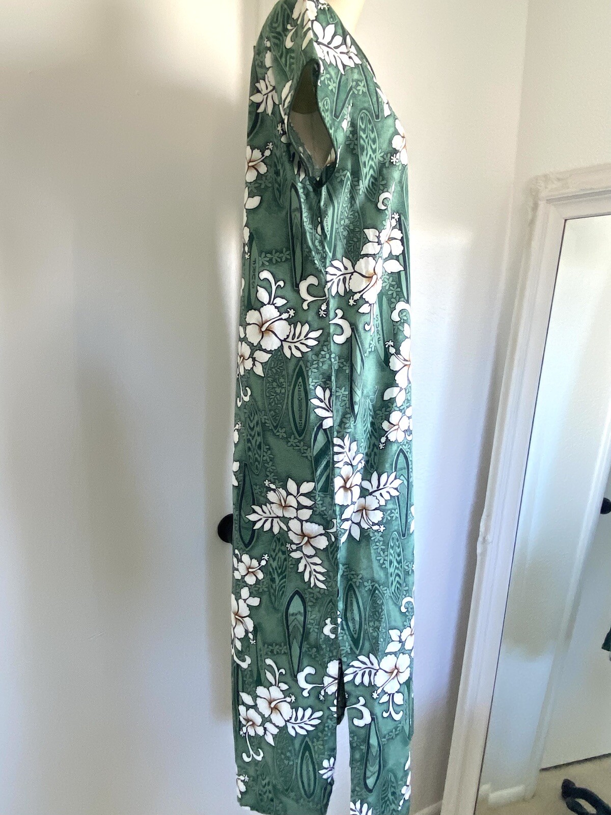Pristine Vintage Island Aloha Wear Hawaiian Surf hula muumuu dress size large