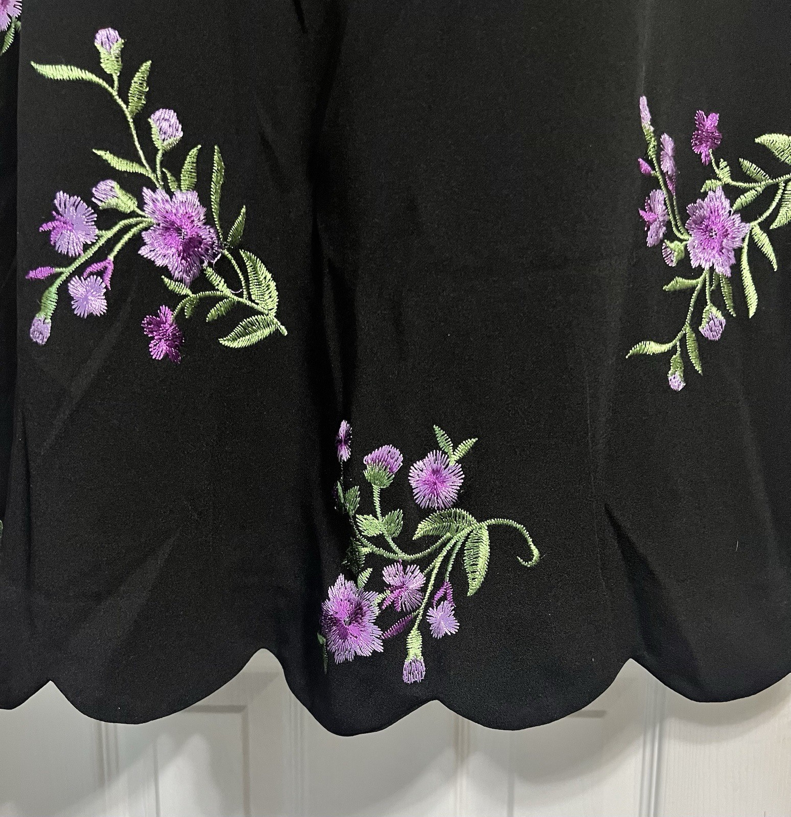 JONES STUDIO SIZE 18W BLACK EMBRIODERED PURPLE FLOWERS SCALLOPED MIDI DRESS NEW