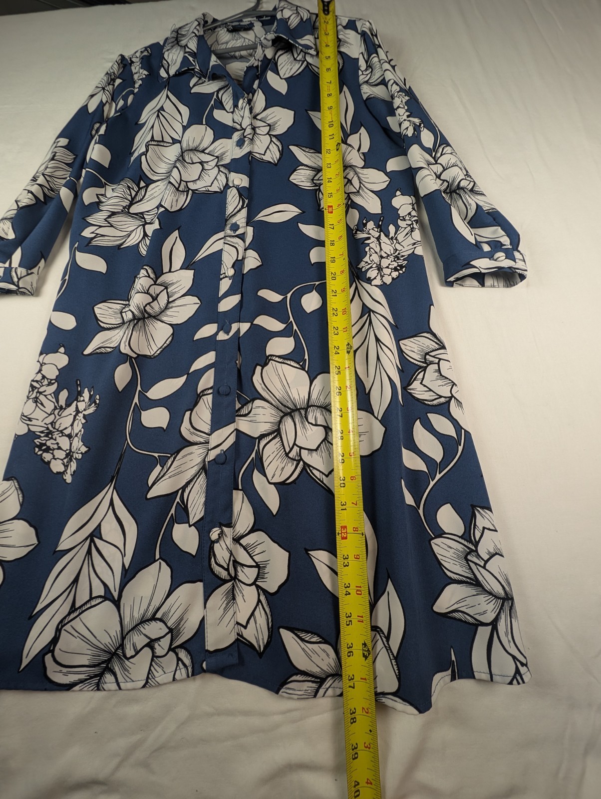 Roz & Ali Blue & White Floral Button Up Collared Dress Size L / With Belt
