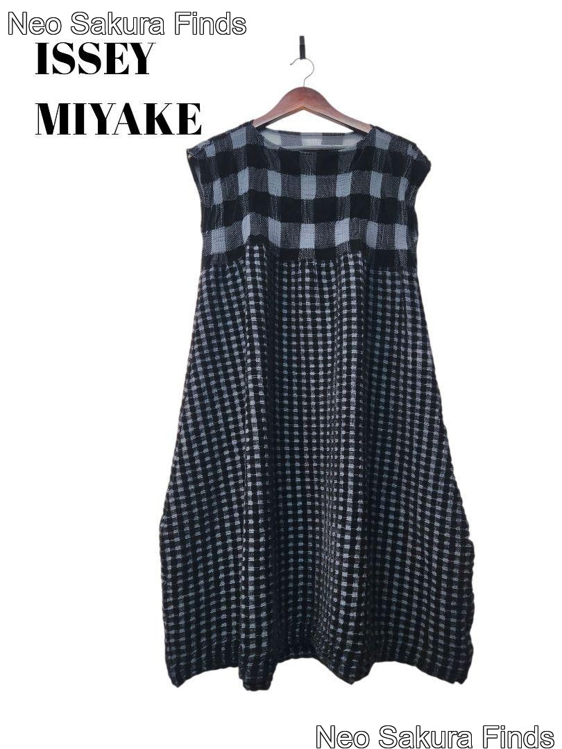 ISSEY MIYAKE me Check No sleeve Dress Black Length 96cm Width 55cm