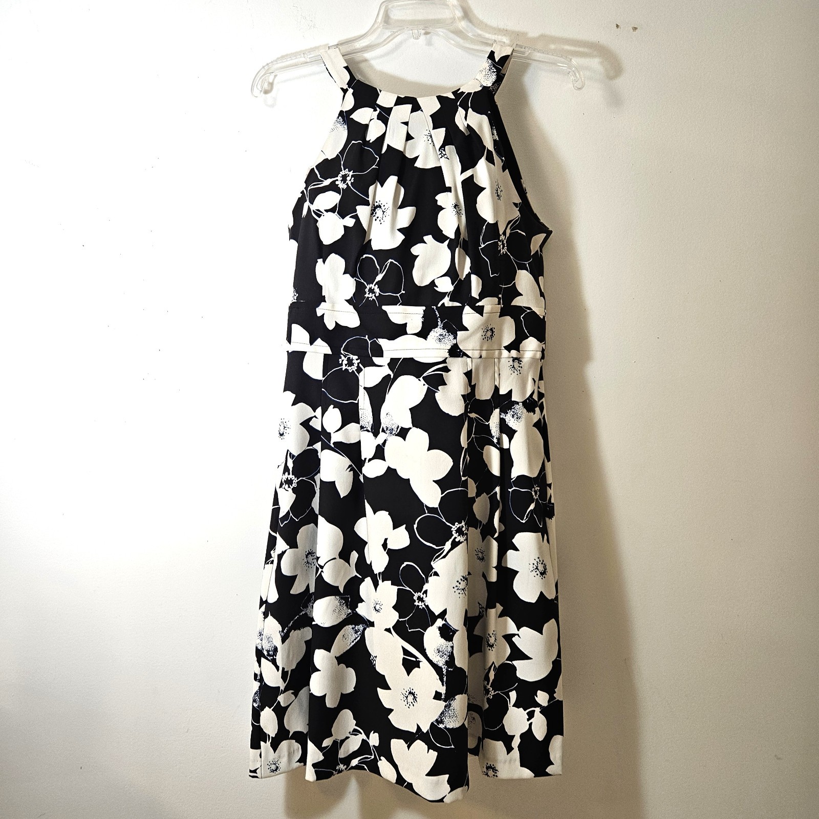 Roz and Ali Summer Dress Womens 6 Black White Graphic Floral Sleeveless EUC