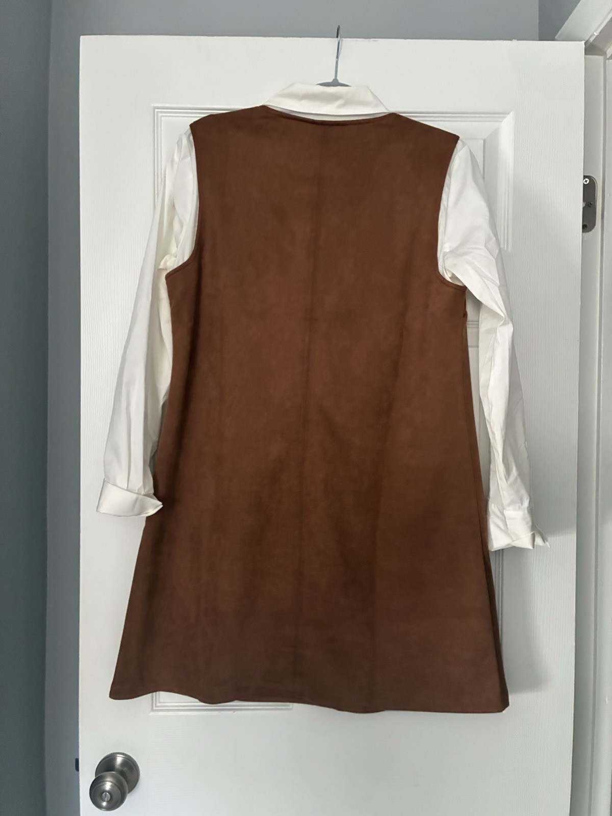 Anne Klein Brown Sleeveless Knee Length dress with built in white shirt, Size 8