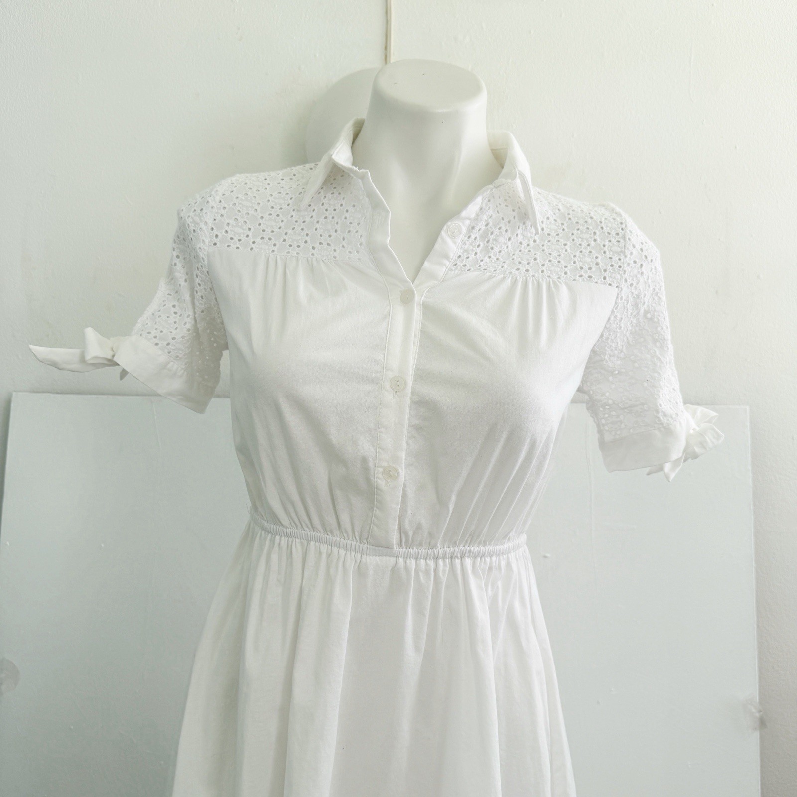 NEW MONTEAU White Eyelet Button Front Dress SMALL Short Sleeve Tie Cuff Women