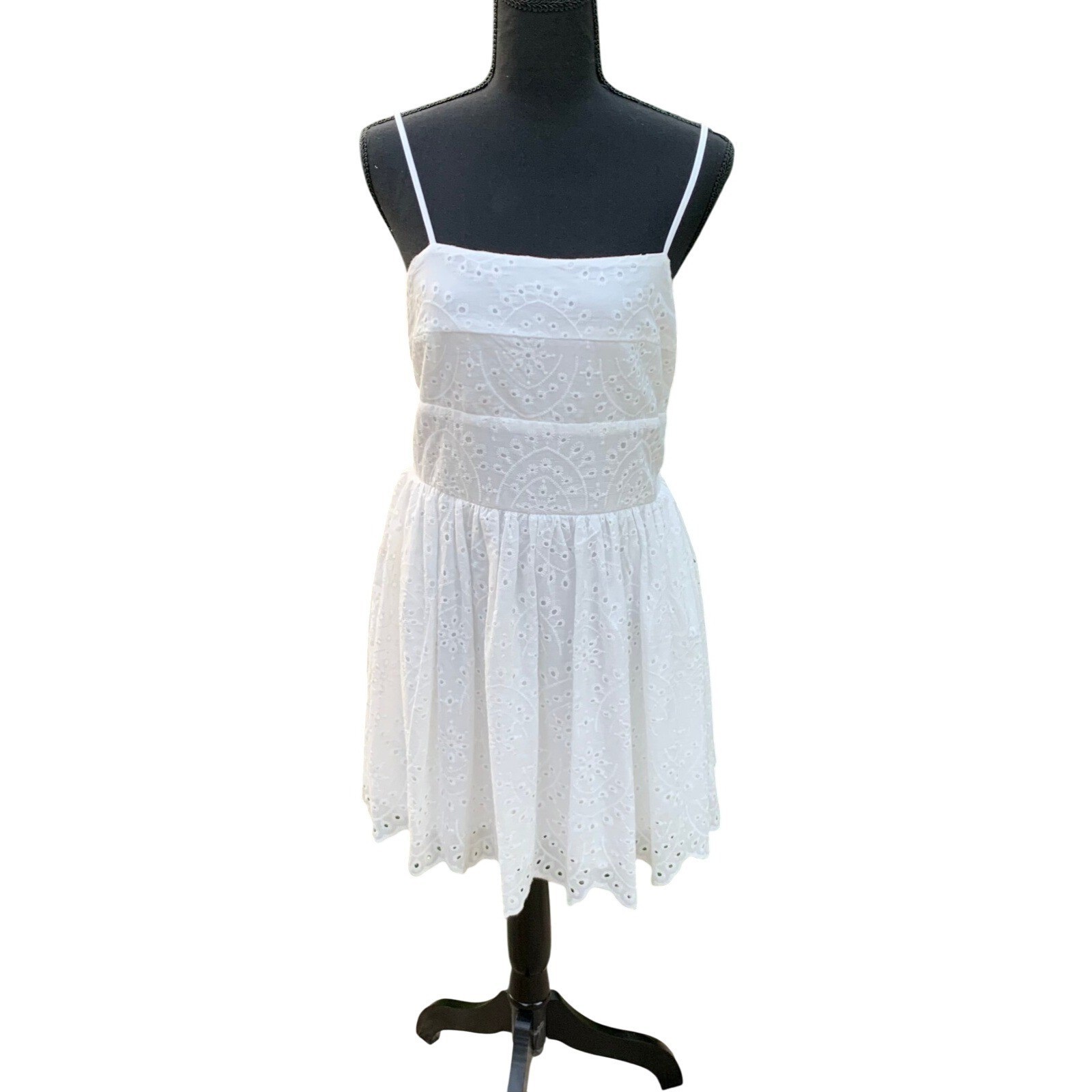 White Eyelet Dress Open Back Tie Graduation Bridal Fairy NWT Women’s M or Jr XL