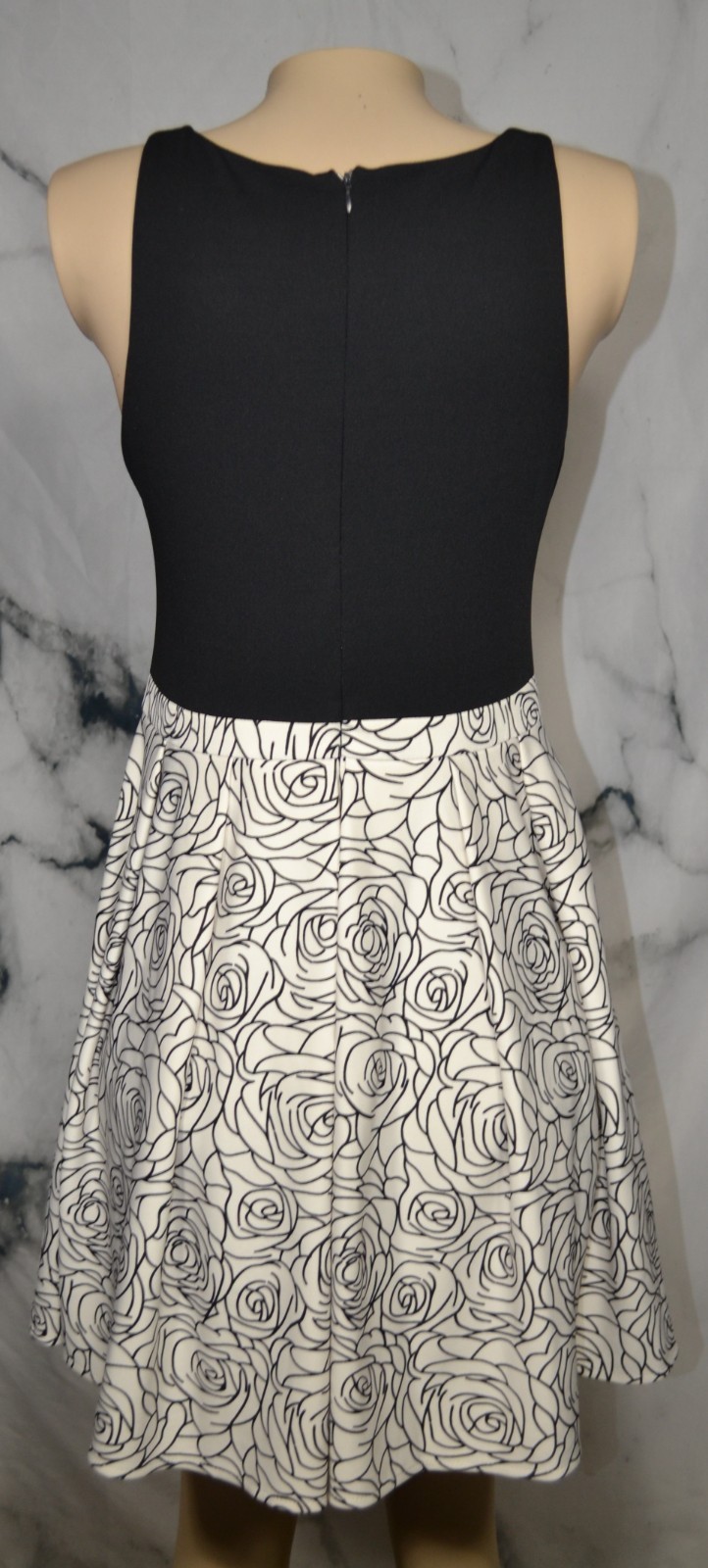 LIZ MINELLI Black Ivory Fit & Flare Sleeveless Dress Large Solid Bodice Floral S