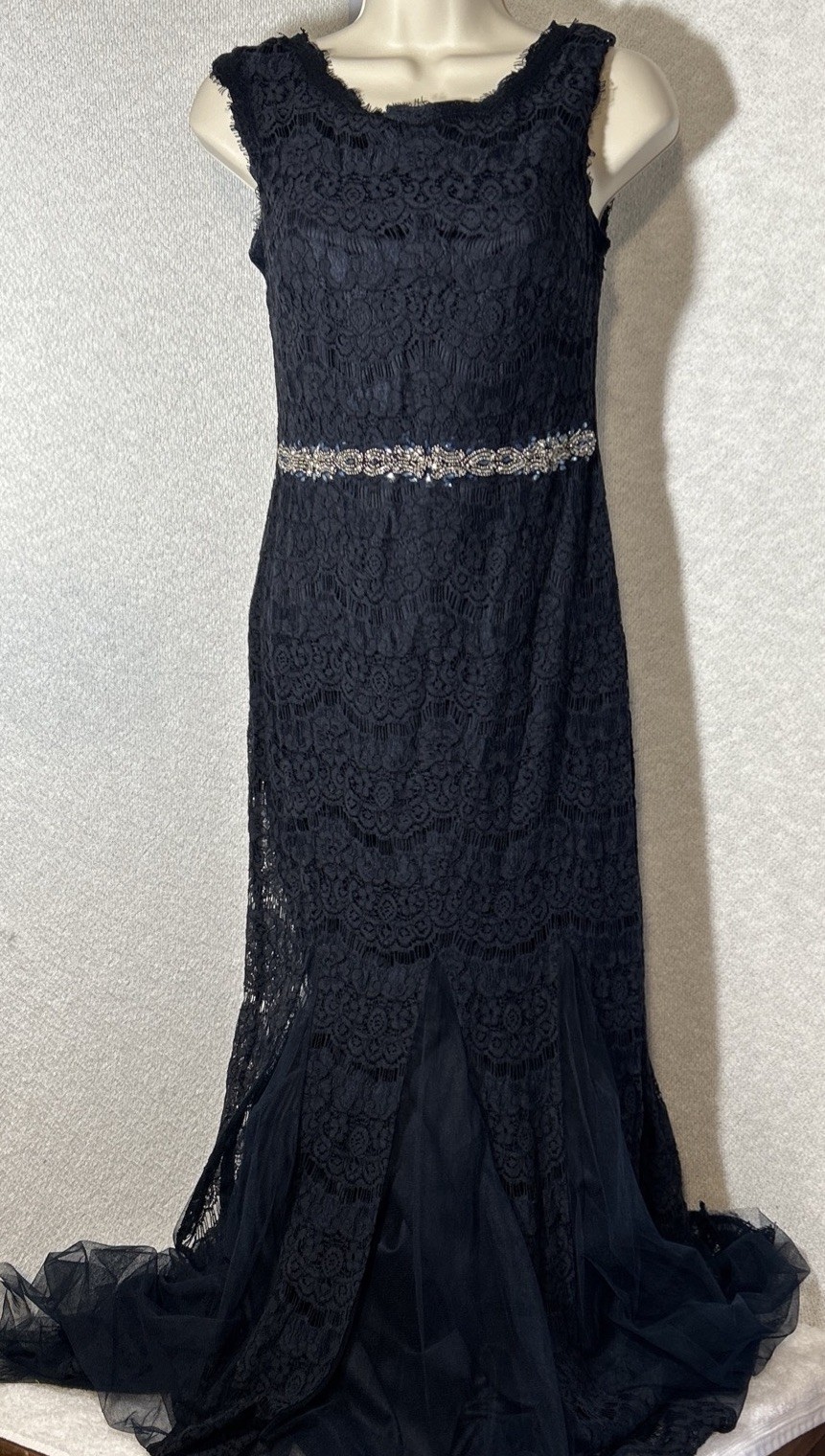 Betsy & Adam Woman Sz 4P Navy Sleeveless Floral Lace Mesh Dress Gown Prom Fancy