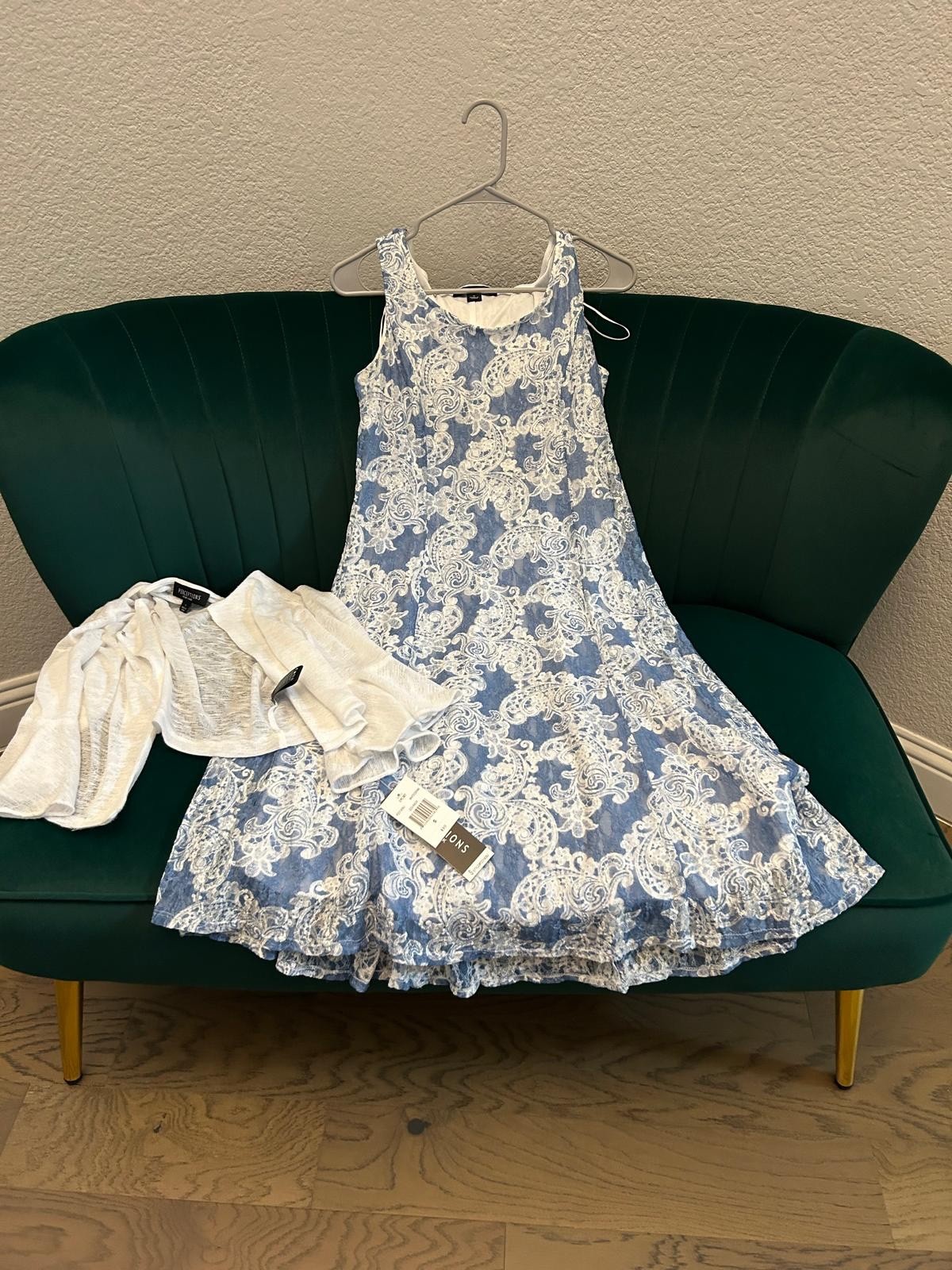 womens dresses ,size s,new condition