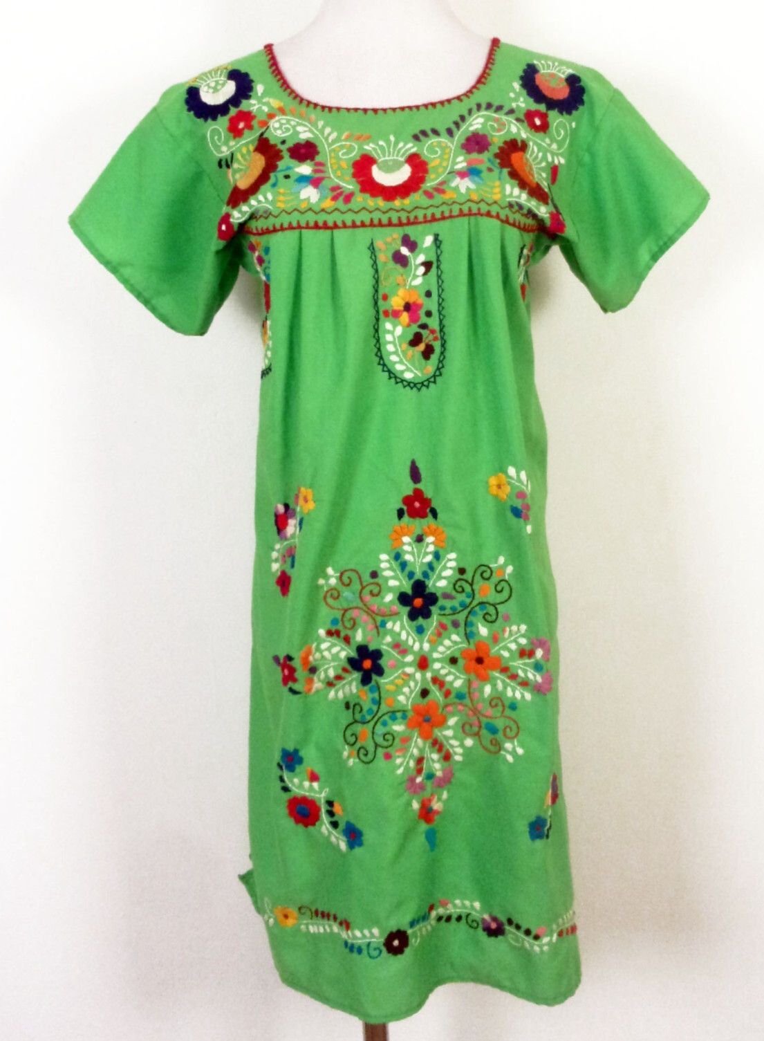 vintage 60s 70s euc OAXACAN Mexican Wedding Floral Embroidered Dress Green SZ 4