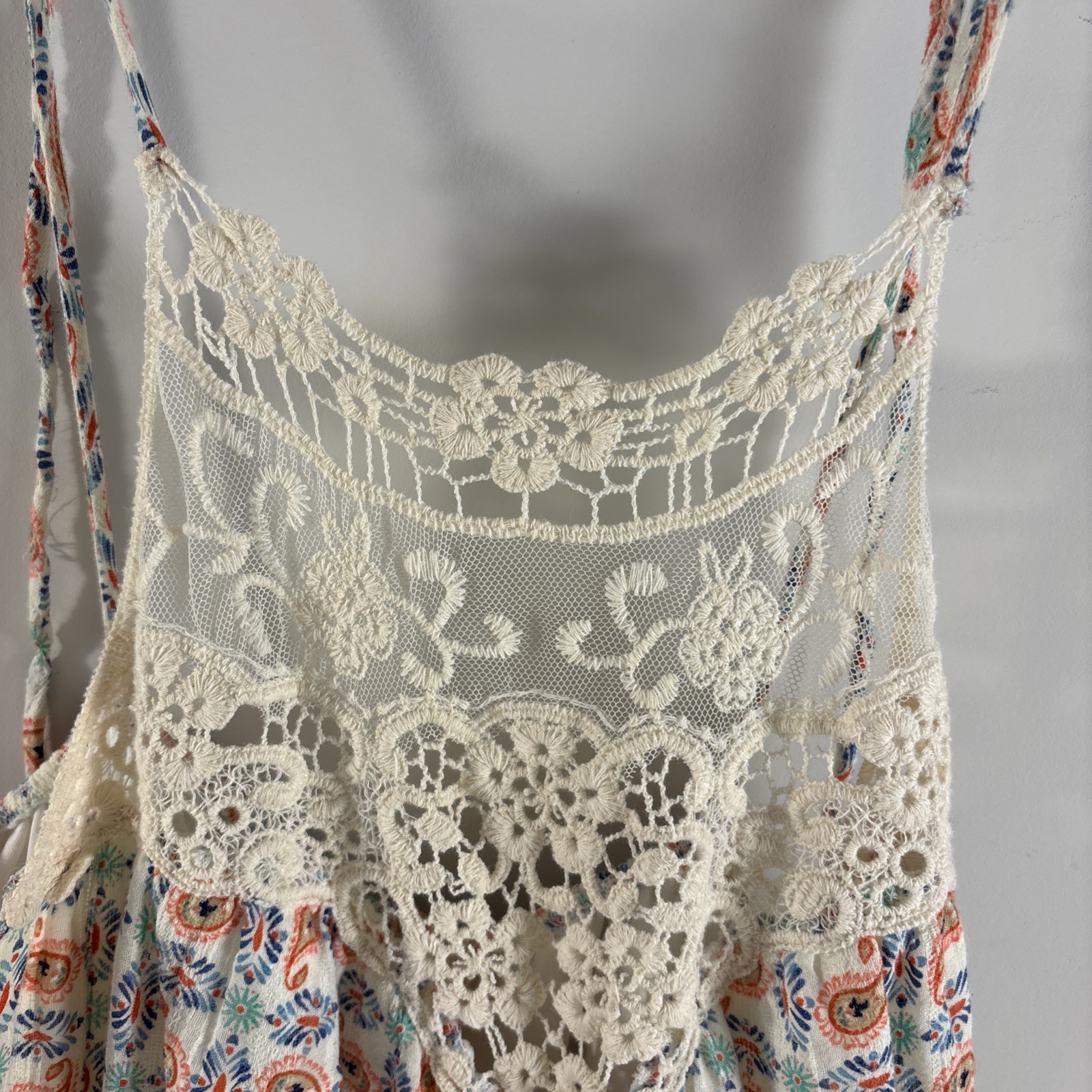 ALTAR’D STATE SUNDRESS WHITE ORANGE BLUE SPAGHETTI STRAPS SZ MEDIUM