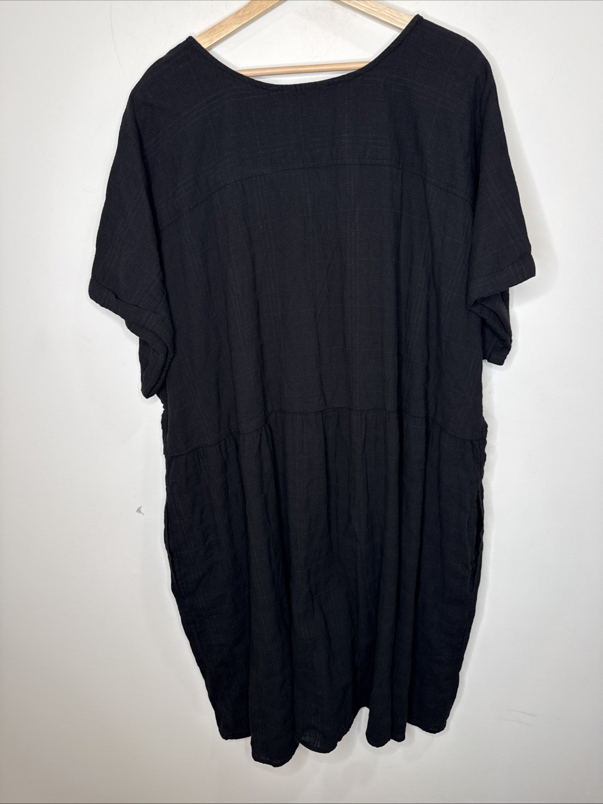 Terra & Sky LBD Pullover V Neck Mini Dress Plus 4X Black Minimalist Pockets Chic