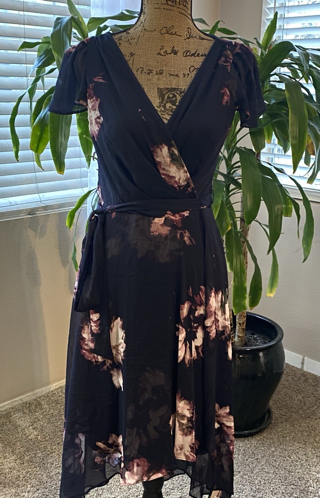 DKNY Women’s Dark Blue/Navy Floral-Print Flutter Sleeve Dress Size S