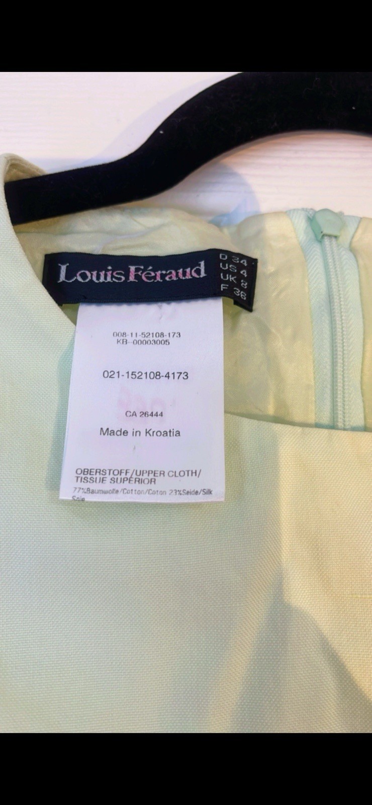 Louis Féraud Light Green Solid Sheath Dress 4 Round Neck Cap Sleeve Knee Zip