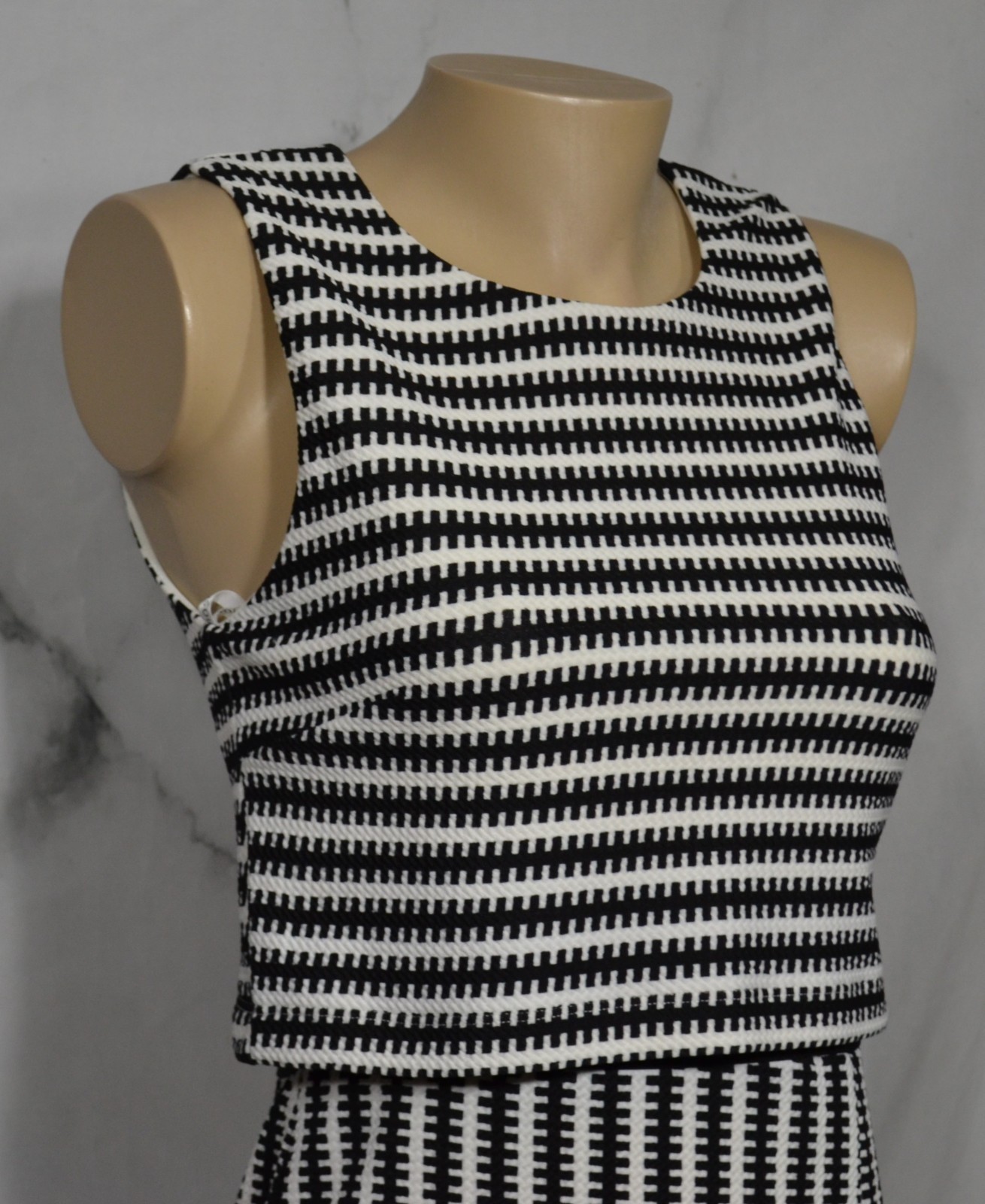 BISOU BISOU NEW NWT Black White Patterned Sleeveless Dress 4 Lined Bodice