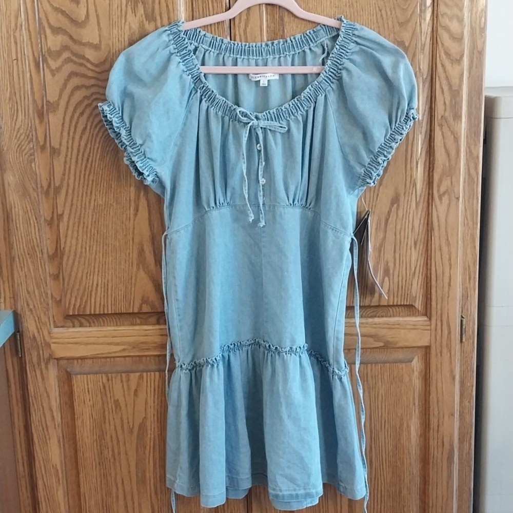 Celebrity Pink NWT Scoop Neck Drop Waist Denim Dress Size Jrs Large Lt Blue Wash