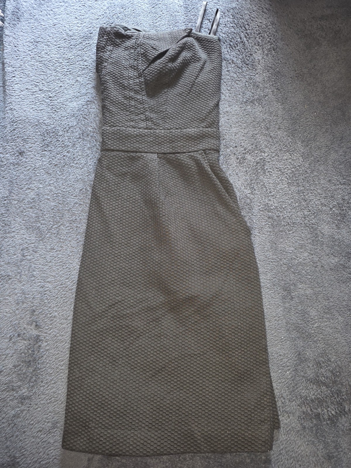 Pasameters Black Strapless Mid Length Dress With Wide Waistband Pockets. Size 8