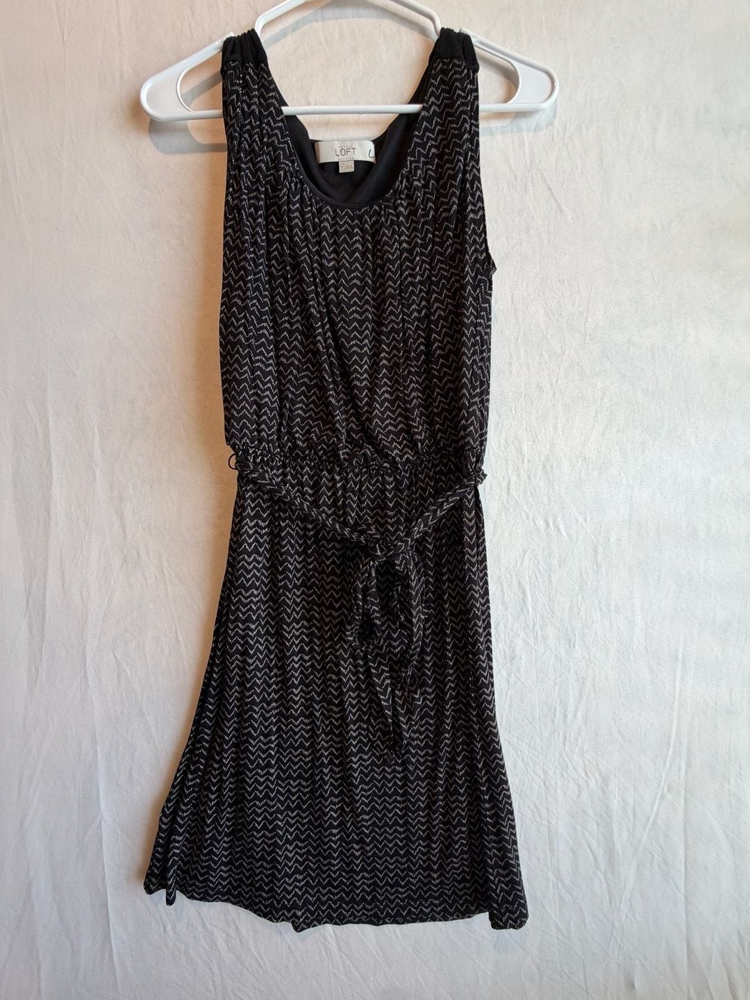 LOFT Women’s Black and White Chevron Print Knit Scoop Neck Belted A-Line Dress
