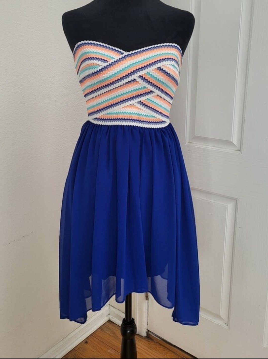 B. Darlin Strapless Chevron Fit & Flare Blue Dress mid thigh Length Size 7/8