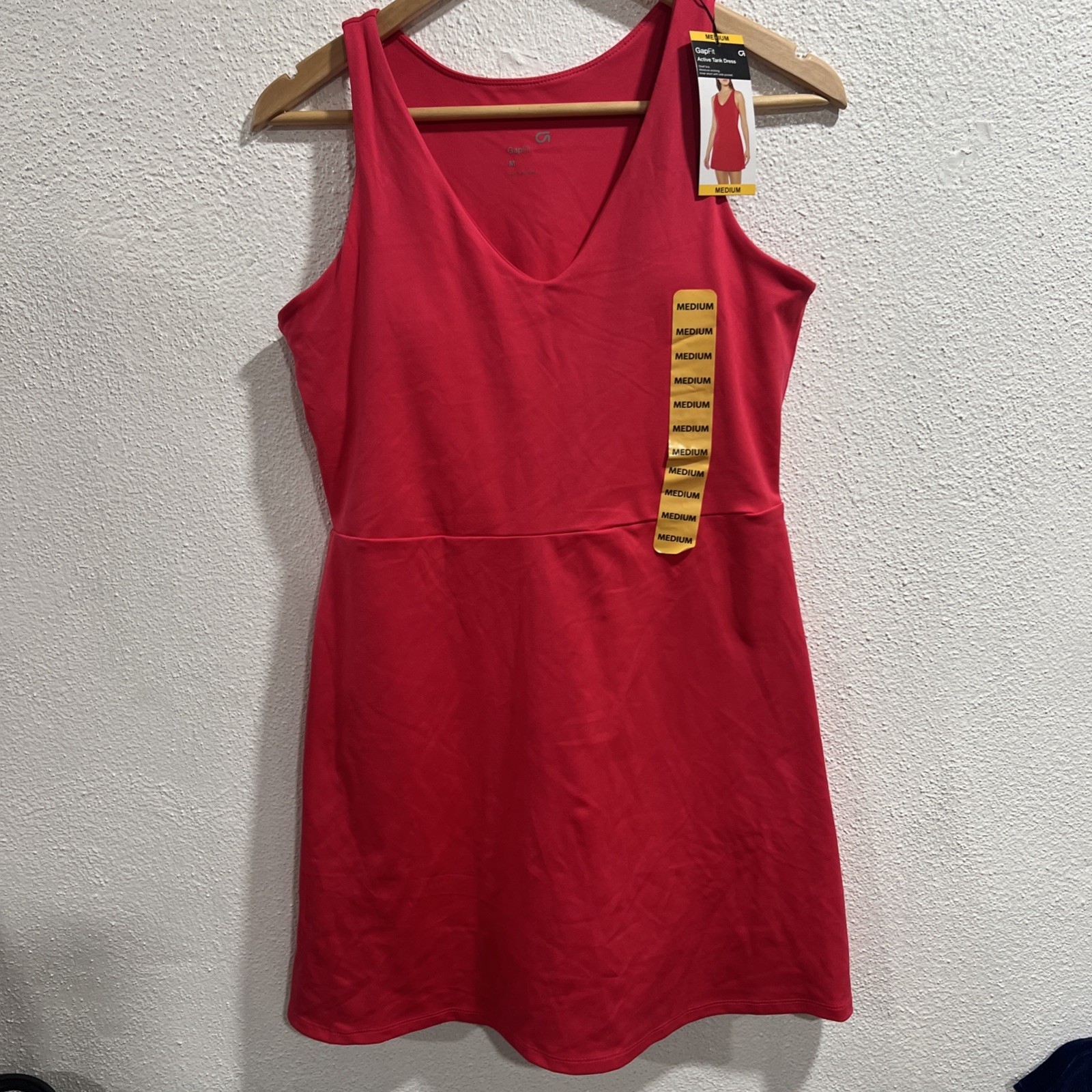 GapFit Active Dress Size Medium Red Bra Hidden Biker Shorts Pocket