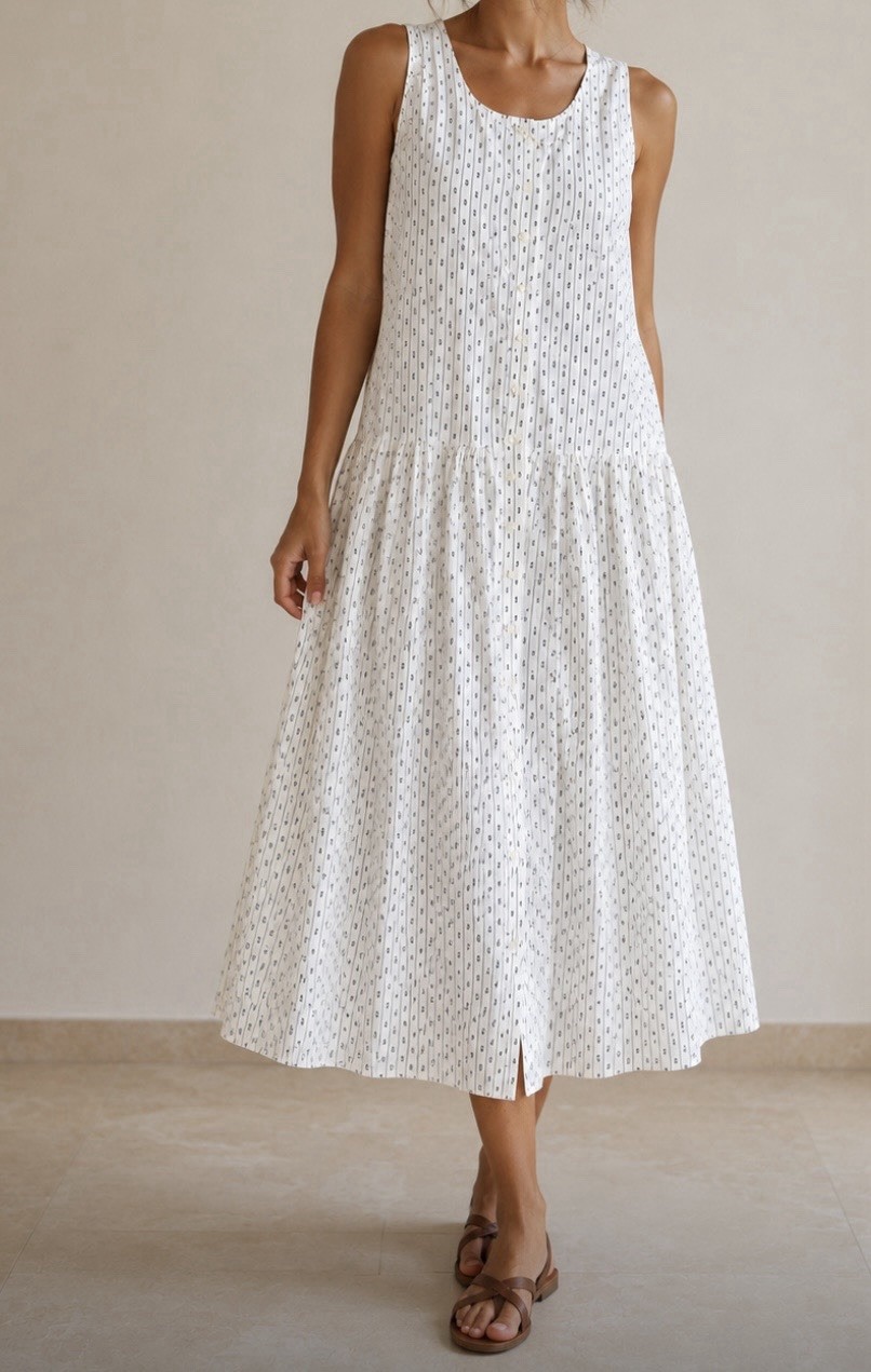 Outback Red White Sleeveless Maxi Dress with Subtle Dot Print size M