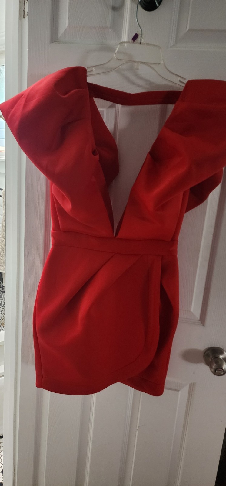 NWT AKIRA Red Ruffle Sleeve Plunge Tulip Mini Dress Women’s Medium Party