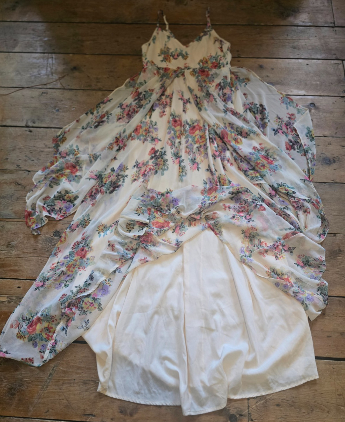 Gorgeous ASOS Floaty Tiered Ruffle Cream Floral Maxi Dress EU 38 UK 10 Worn Once