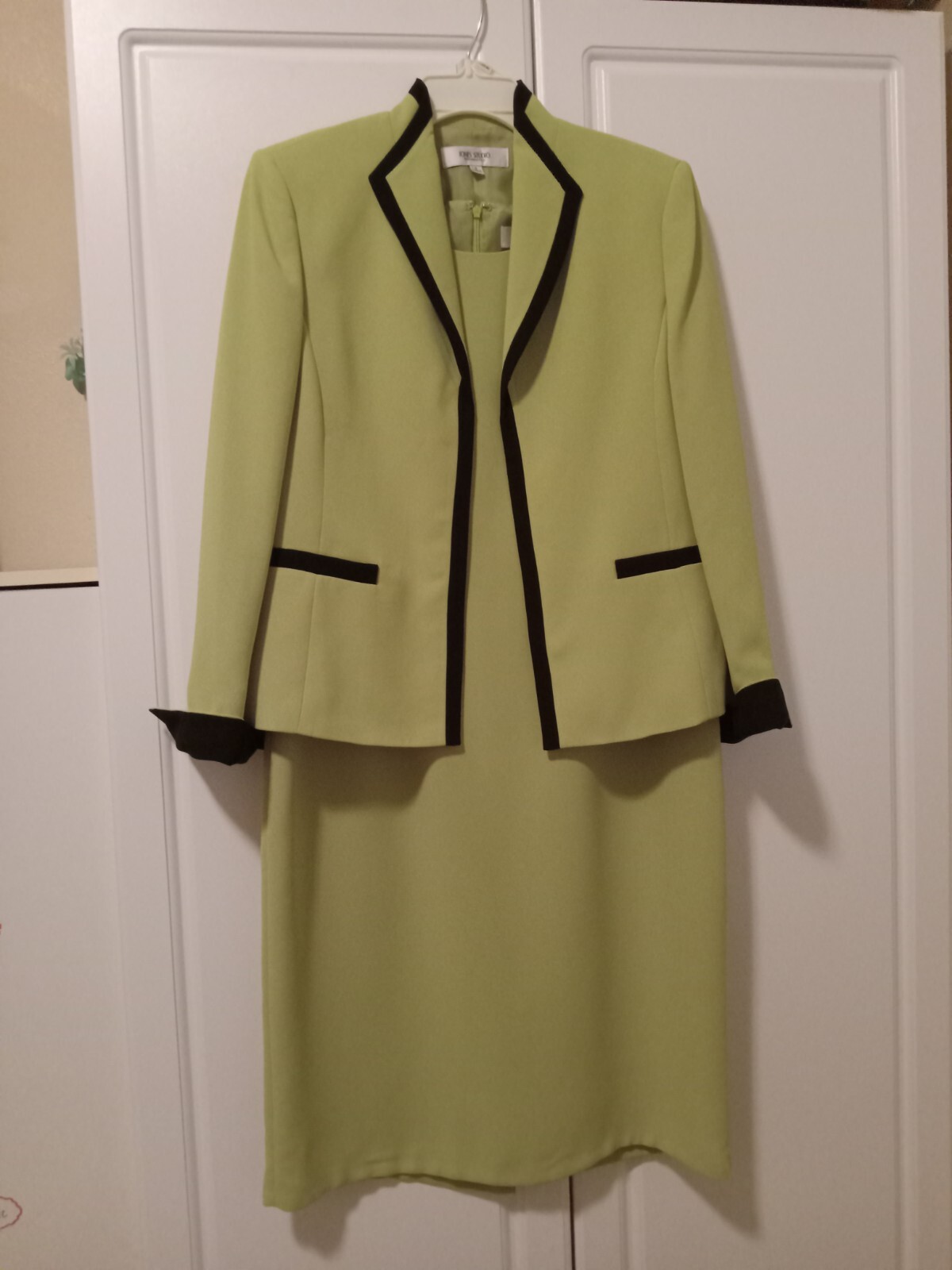Jones Studio Womens Sz 8 Lime Green Sheath Dress & Matching Blazer w/ Black Trim