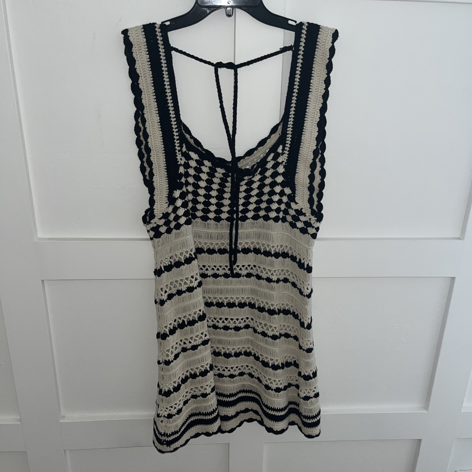 Nwt Forever21 Crochet Mini Geometric back. Open & edge Black & Cream SZ L