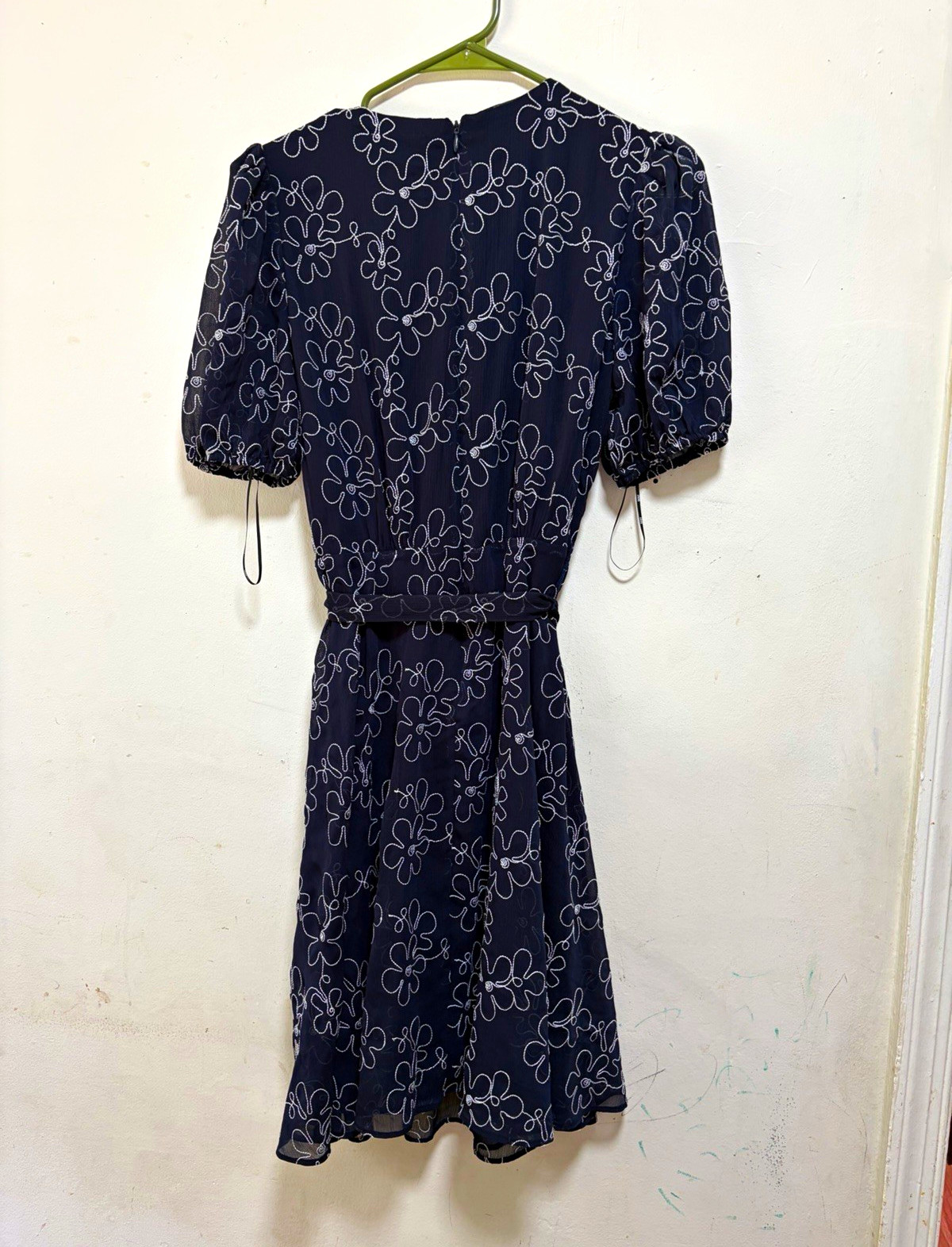 DKNY Navy Floral Wrap Midi Dress V-Neck Puff Short Sleeve Lined Zip Tie 4