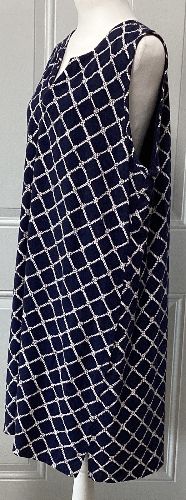 Lands End Navy Size X-Large Sleeveless V-Neck 2 Pockets Slide Slits Dress
