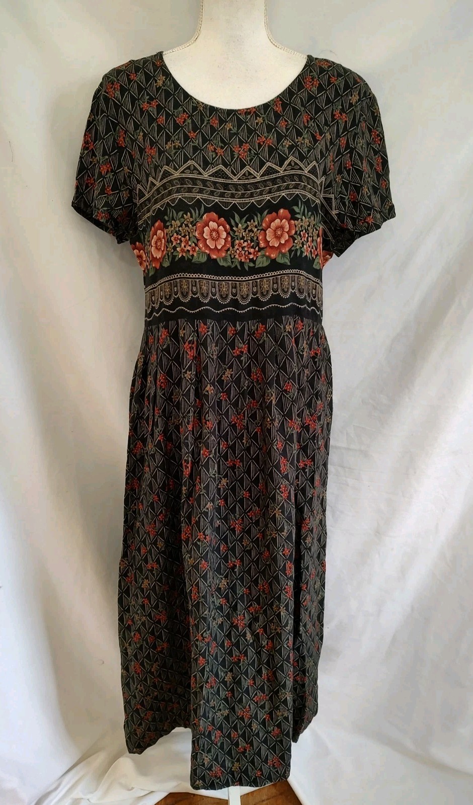 90’s Vintage Betsy Lauren Dress Rayon Black Floral Midi Short Sleeve Casual 10