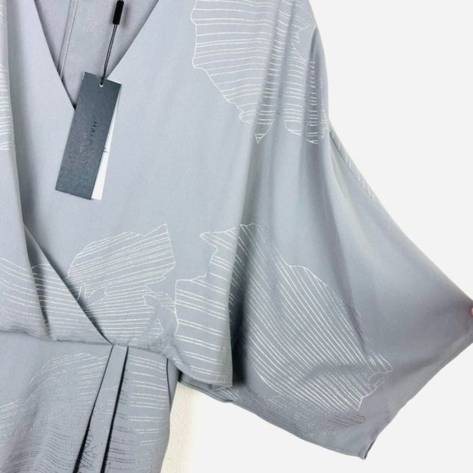 Halston Heritage grey metallic kimono sleeve mini dress pockets size 8 MSRP $375