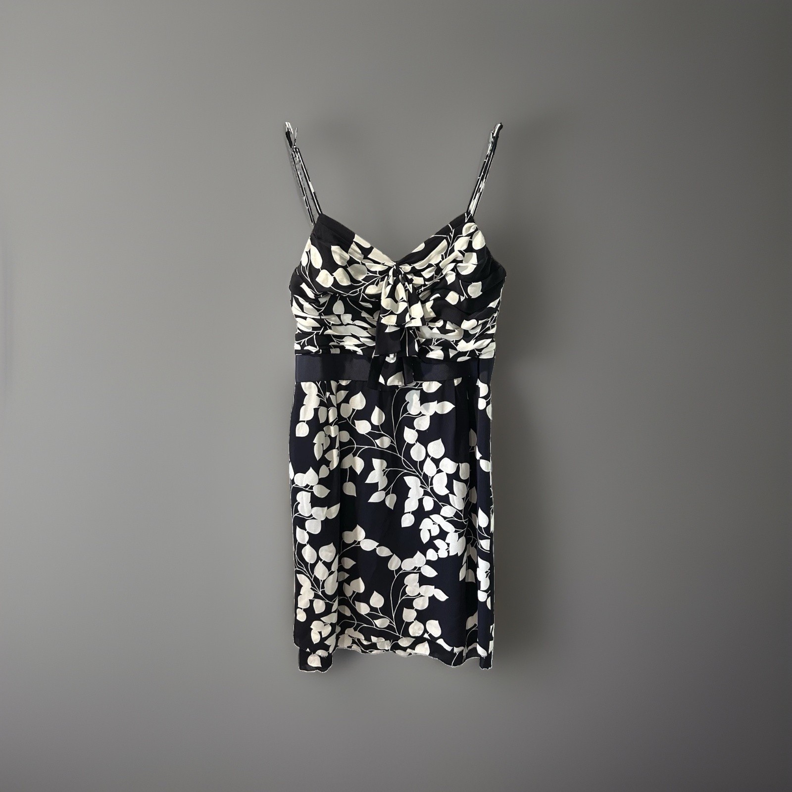 Tory Burch 100% flowy Silk Women’s 14 Navy & White Floral Dress with dual strap