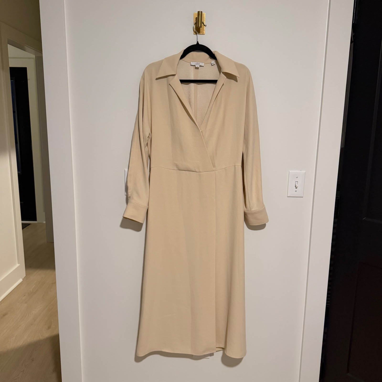 Vince Beige Long Sleeve Wrap Front Midi Dress Collared Elastic Waist Medium